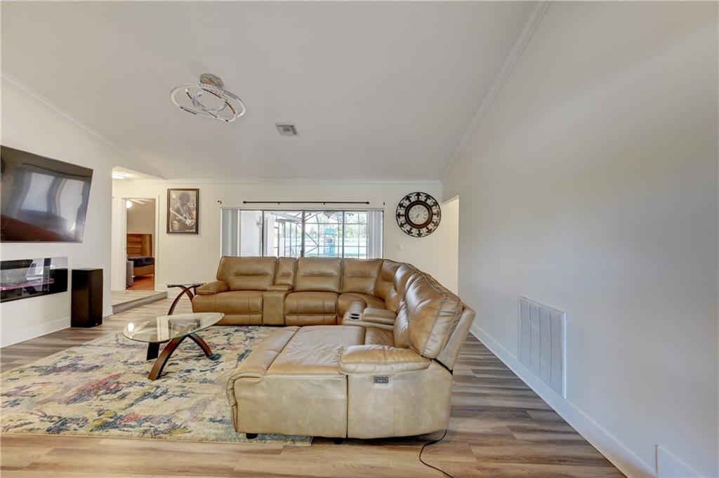 Pine Ridge 112-37 B - Residential