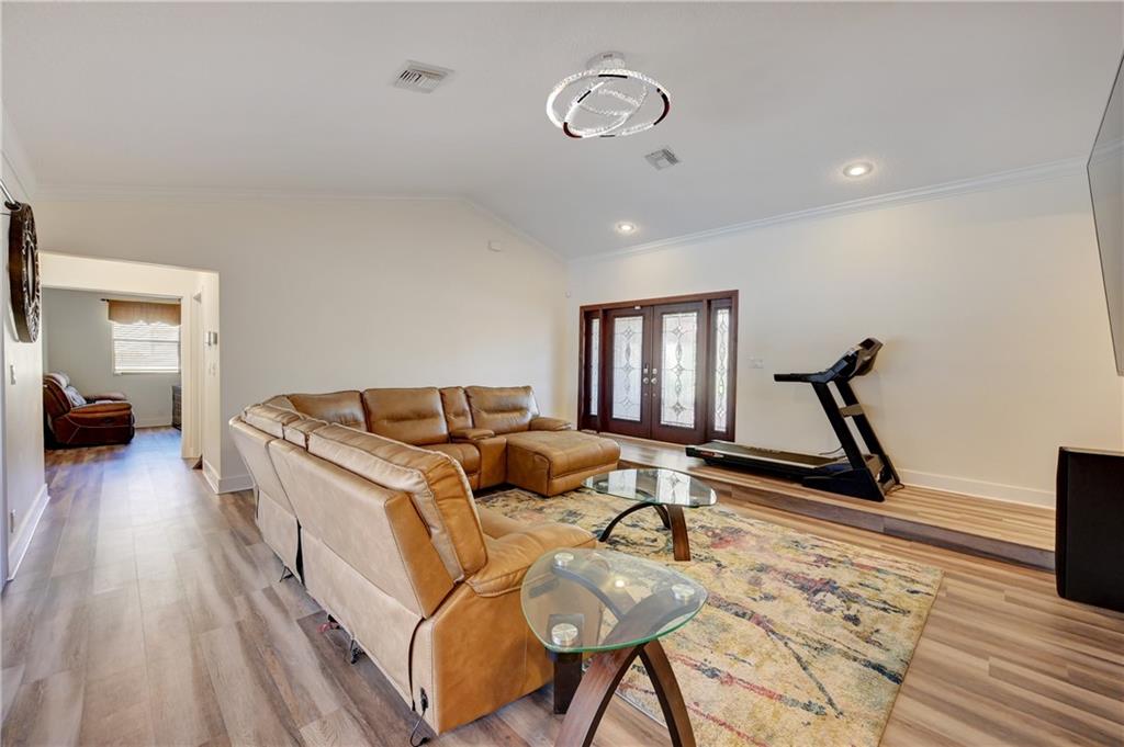 Pine Ridge 112-37 B - Residential