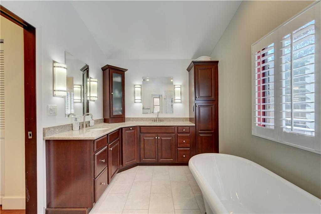 Pine Ridge 112-37 B - Residential