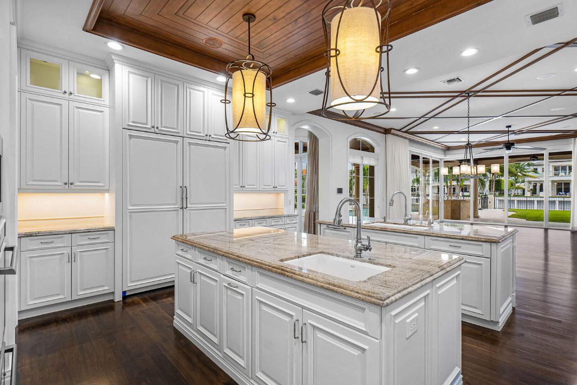 ROYAL PALM YACHT & COUNTRY CLUB - Residential