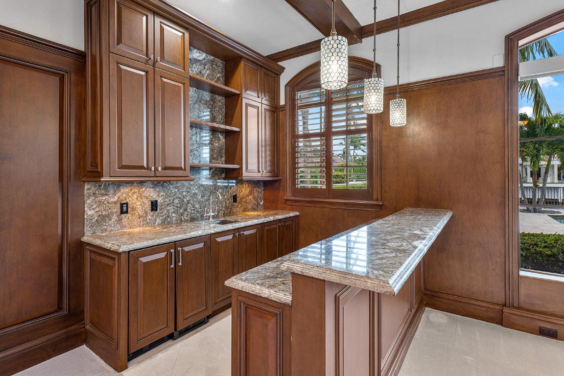 ROYAL PALM YACHT & COUNTRY CLUB - Residential
