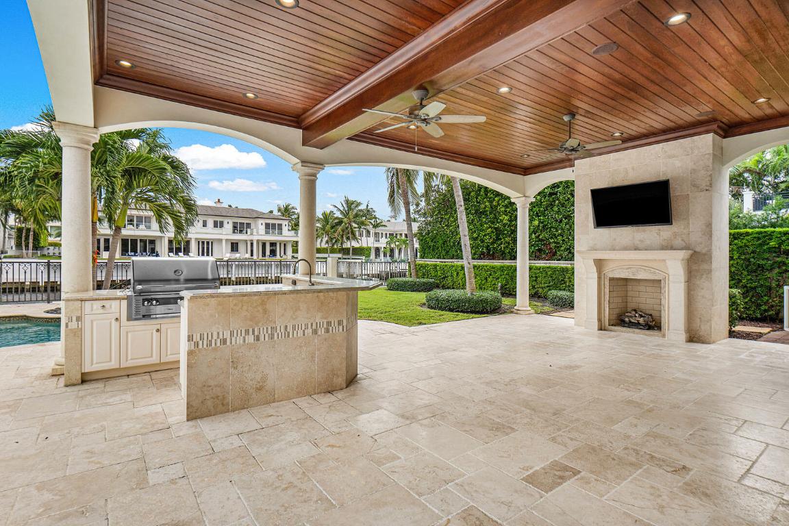 ROYAL PALM YACHT & COUNTRY CLUB - Residential