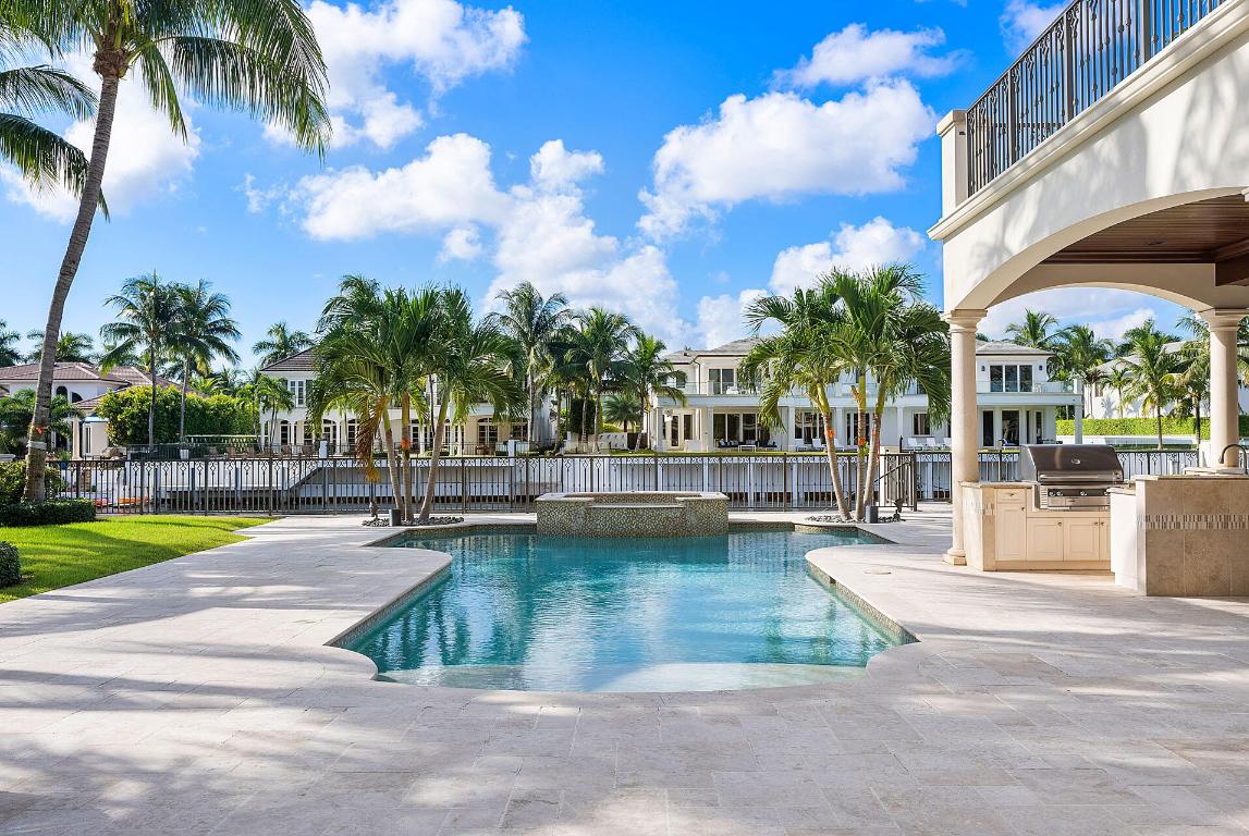 ROYAL PALM YACHT & COUNTRY CLUB - Residential