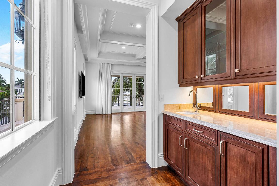 ROYAL PALM YACHT & COUNTRY CLUB - Residential