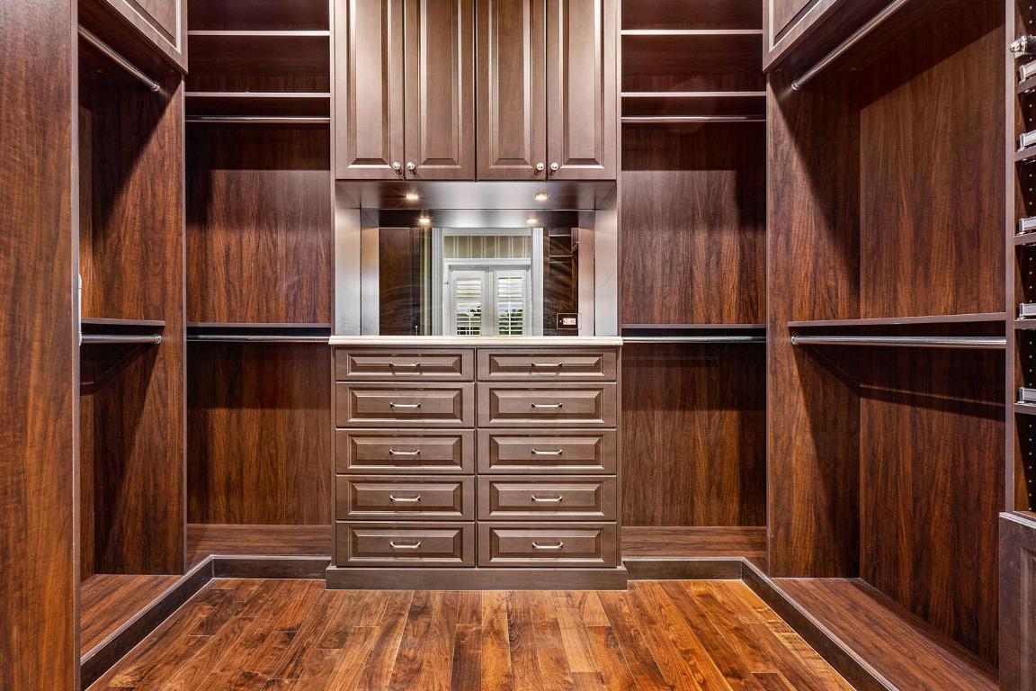 ROYAL PALM YACHT & COUNTRY CLUB - Residential