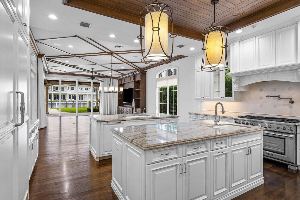 ROYAL PALM YACHT & COUNTRY CLUB - Residential