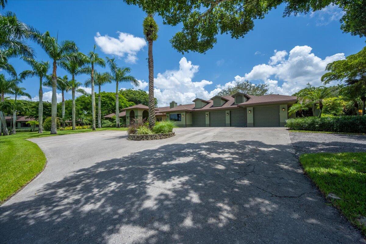 PALM BEACH POINT - Residential