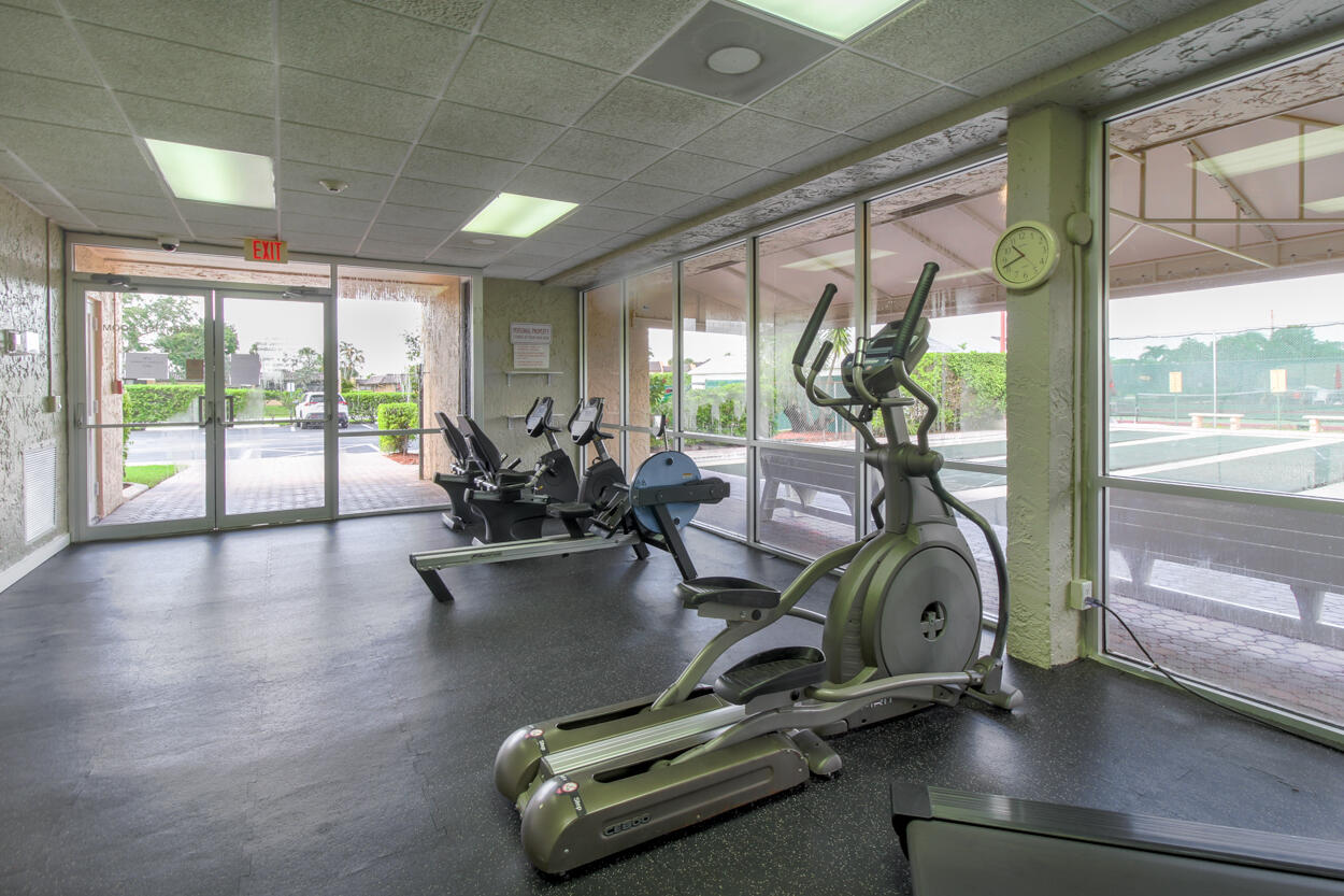 GOLDEN LAKES VILLAGE CONDO H - Residential