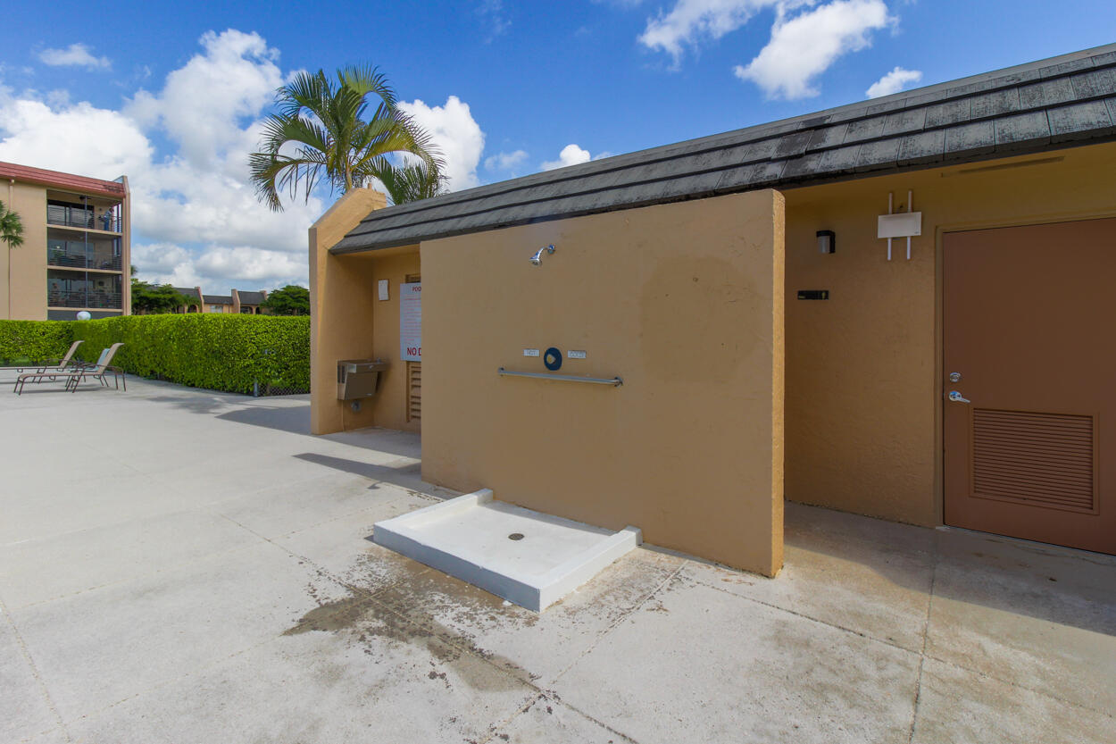 GOLDEN LAKES VILLAGE CONDO H - Residential