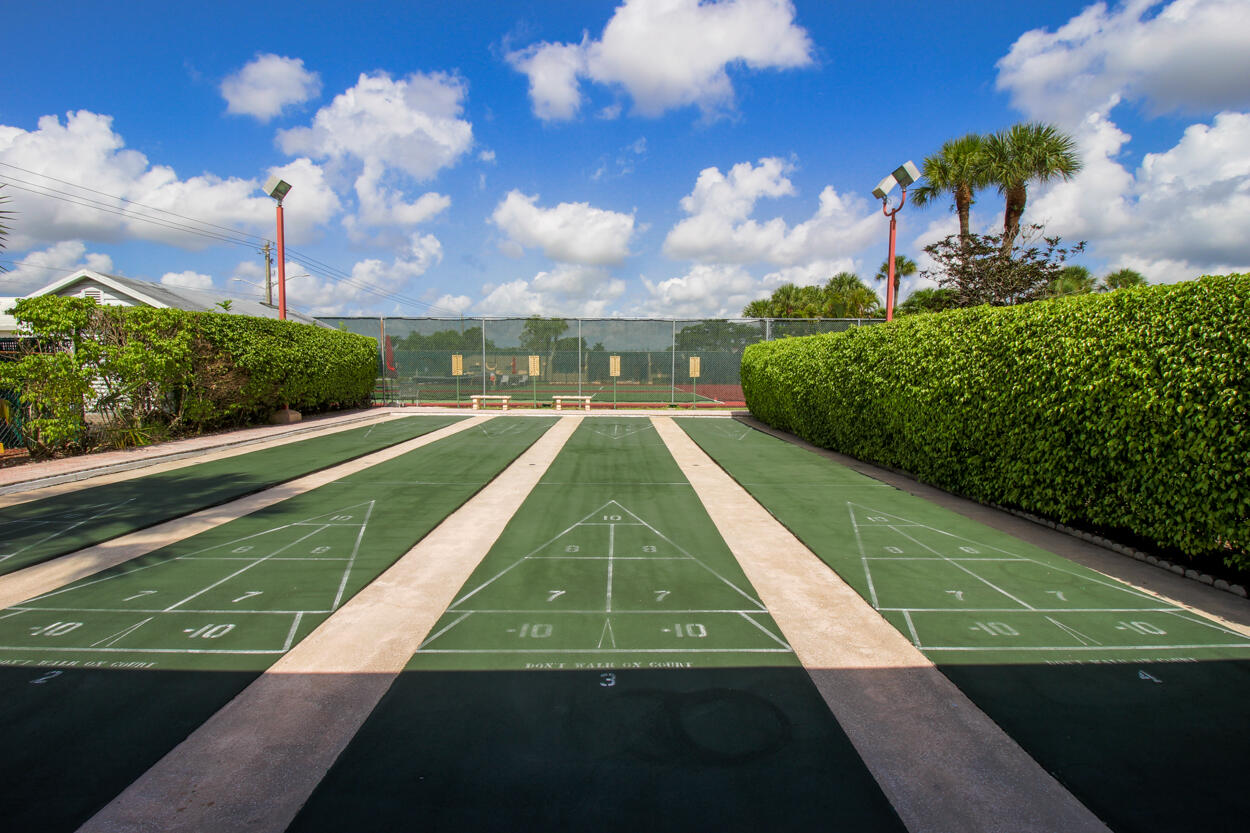 GOLDEN LAKES VILLAGE CONDO H - Residential