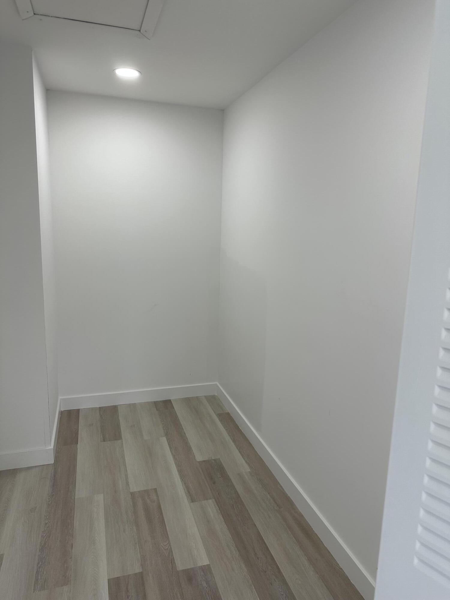 GOLDEN LAKES VILLAGE CONDO H - Residential