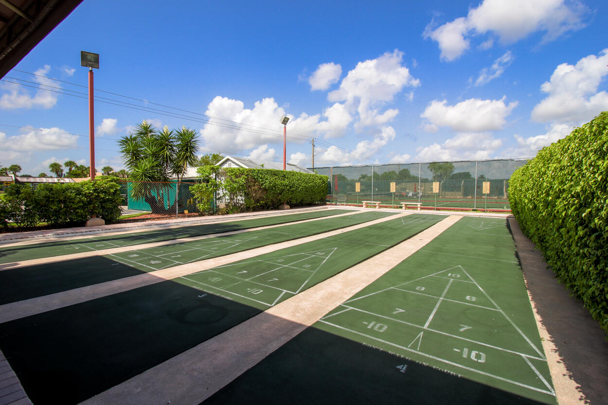 GOLDEN LAKES VILLAGE CONDO H - Residential