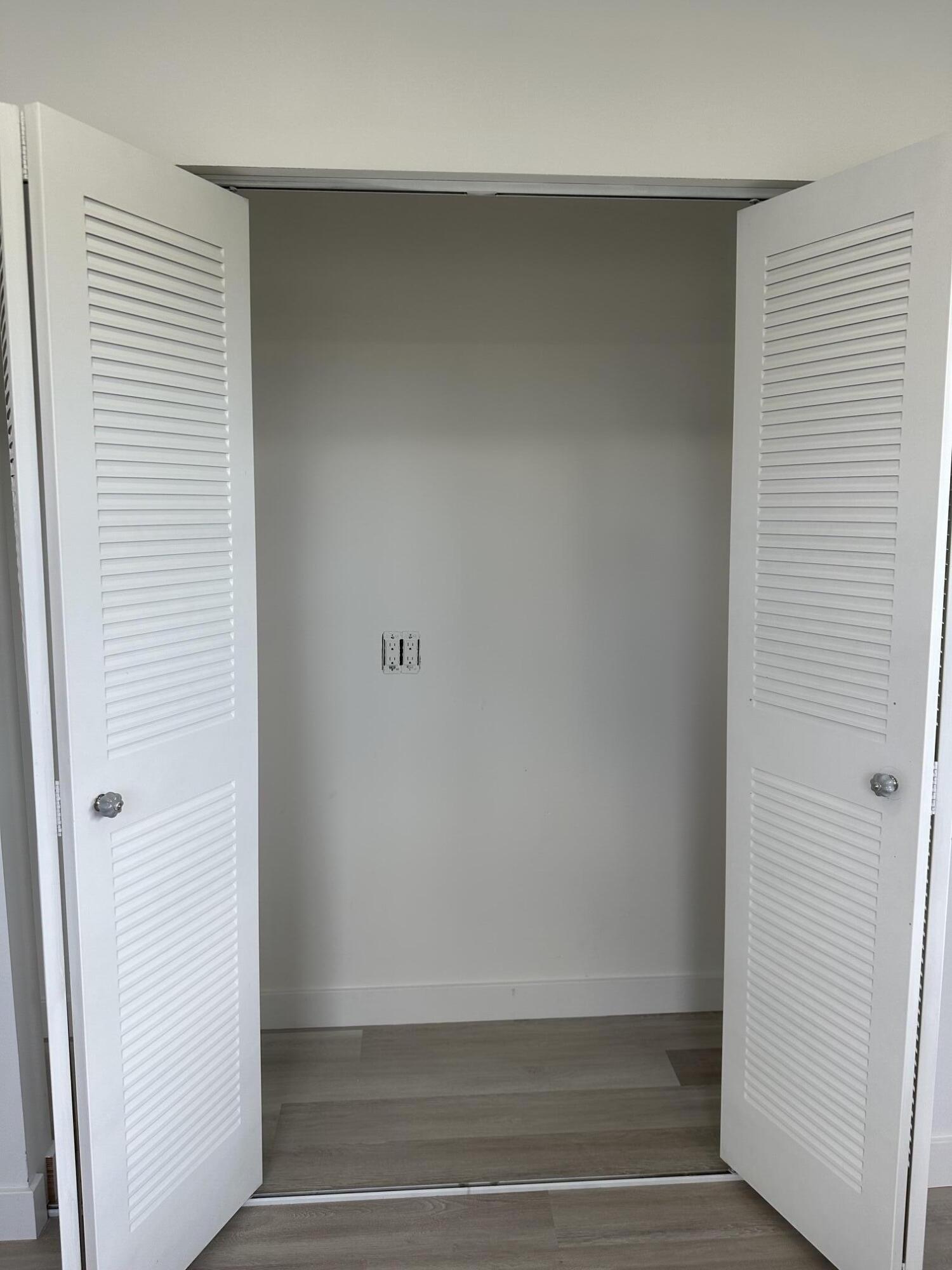 GOLDEN LAKES VILLAGE CONDO H - Residential