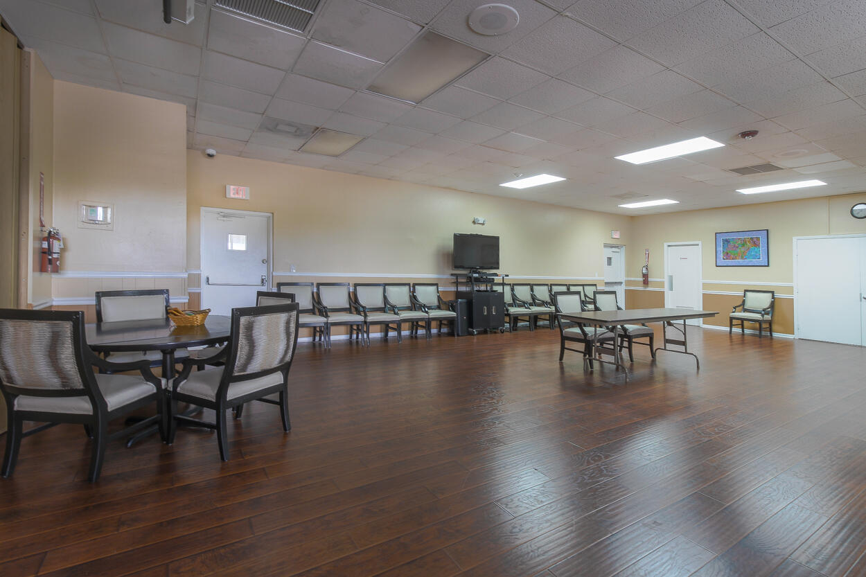 GOLDEN LAKES VILLAGE CONDO H - Residential