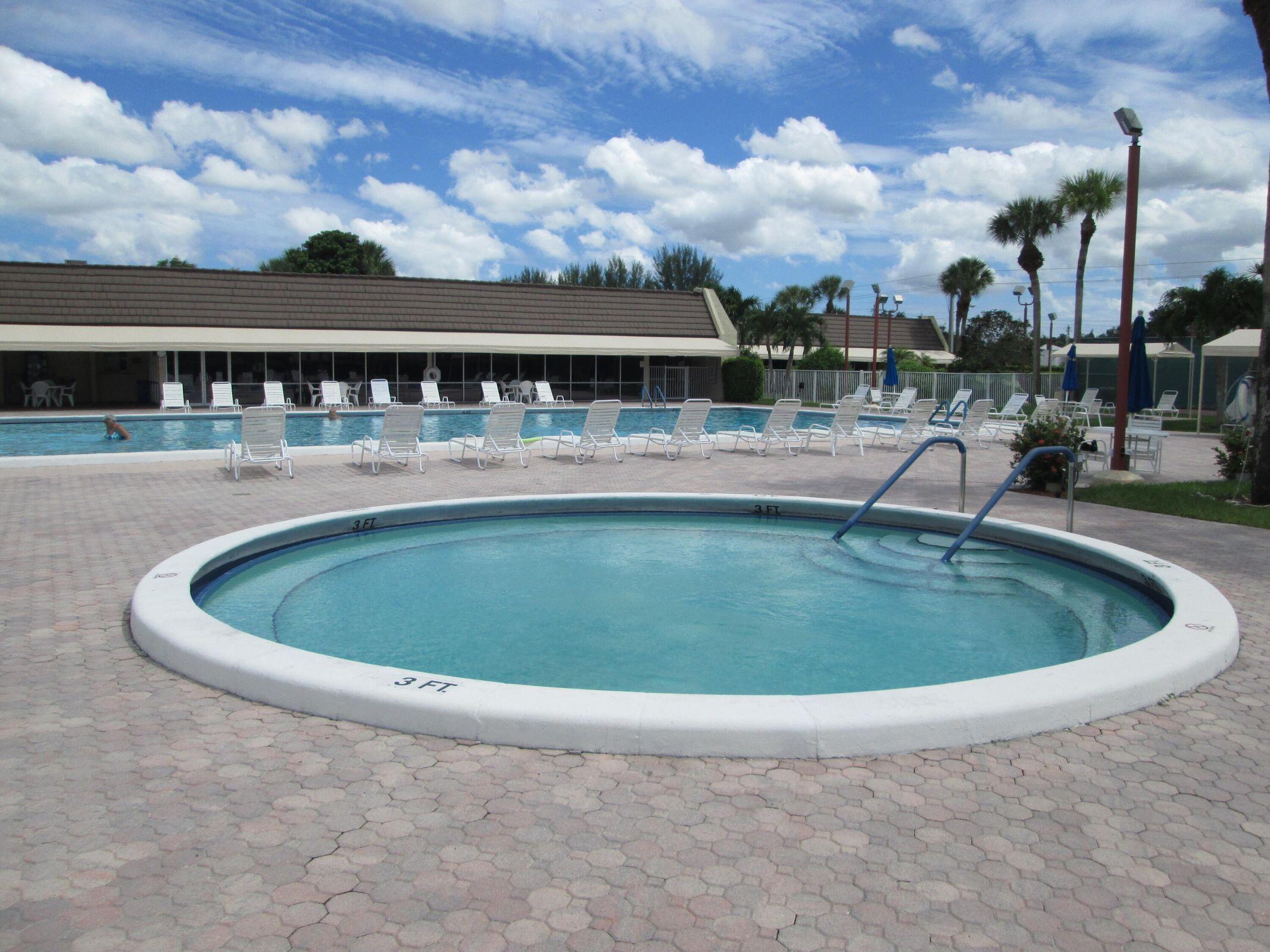 GOLDEN LAKES VILLAGE CONDO H - Residential