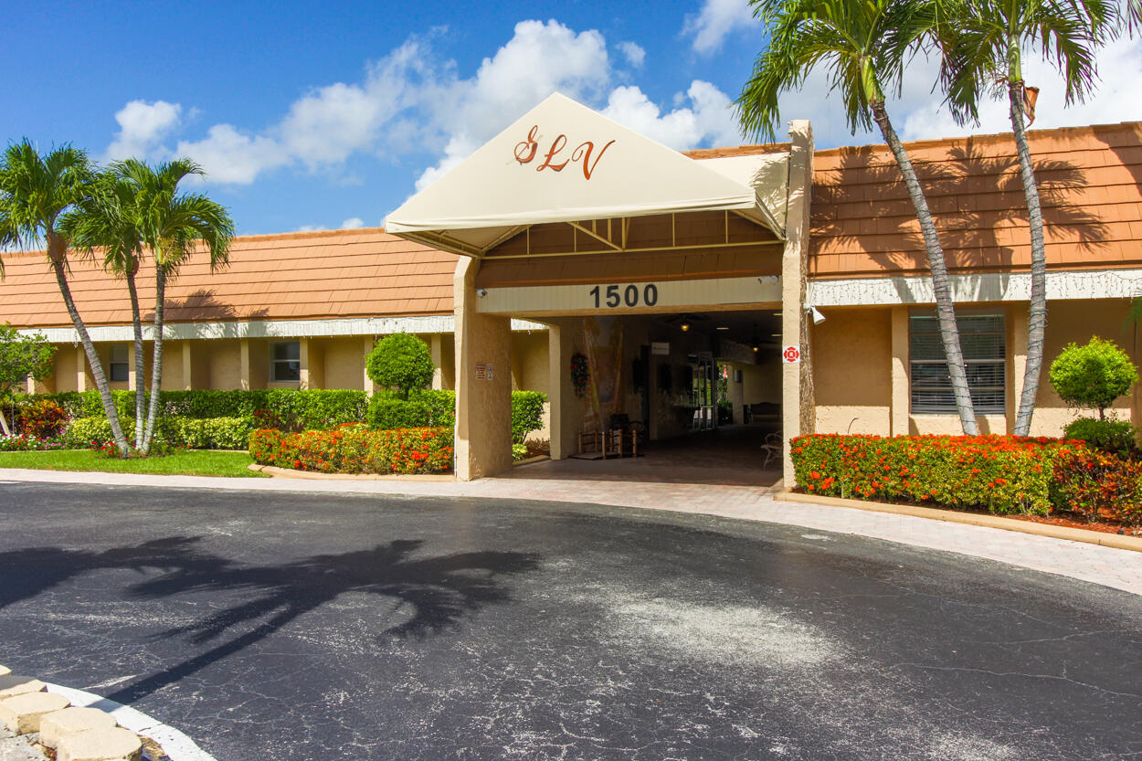 GOLDEN LAKES VILLAGE CONDO H - Residential