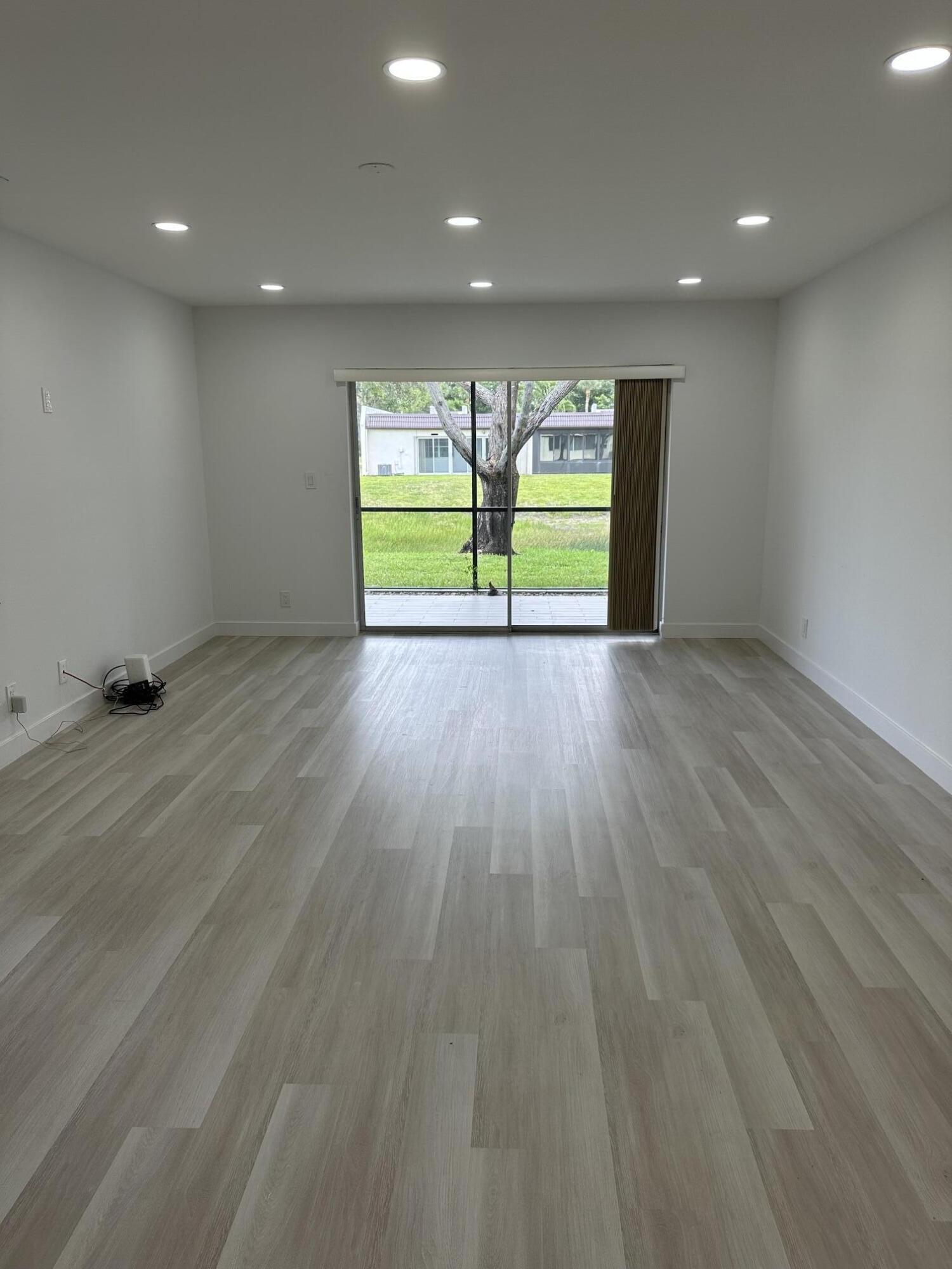 GOLDEN LAKES VILLAGE CONDO H - Residential
