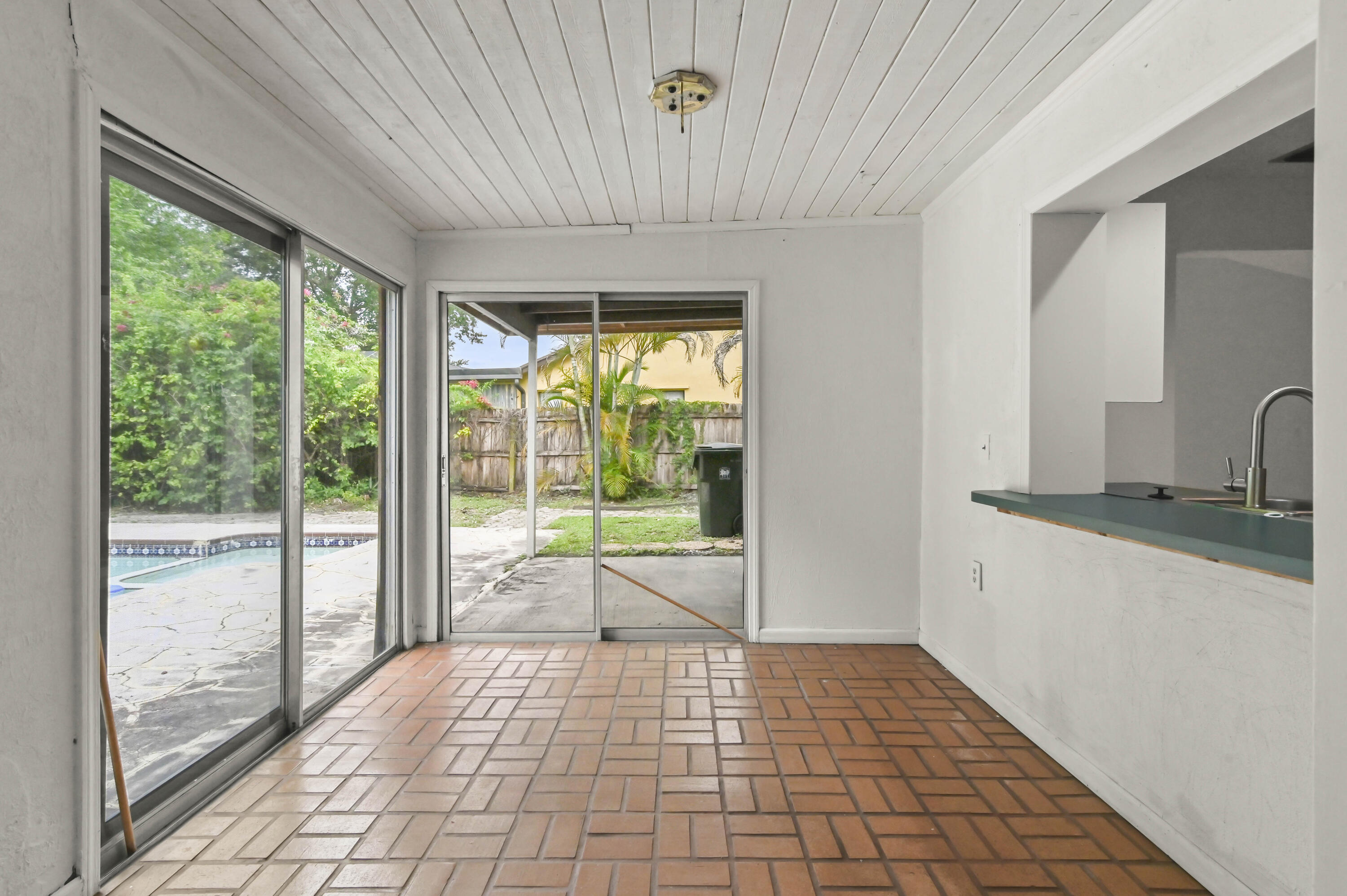 SOUTH SHORE - Residential