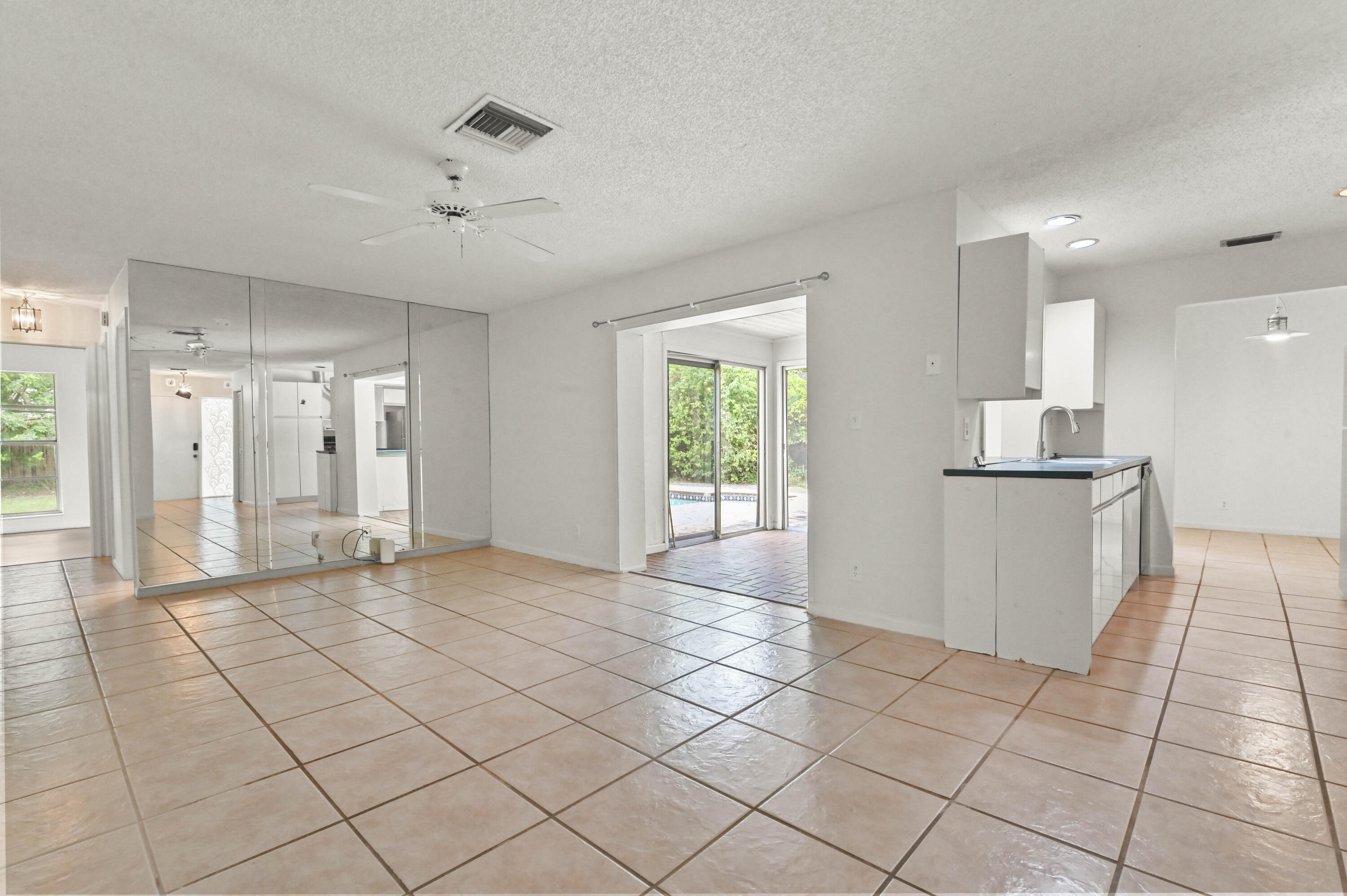 SOUTH SHORE - Residential