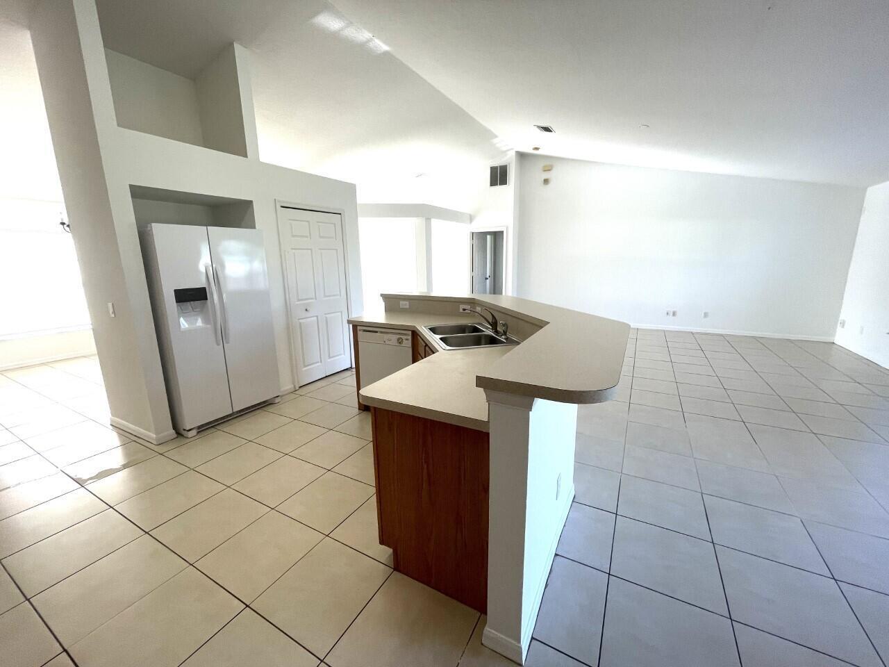 PORT ST LUCIE SECTION 8 - Residential Lease
