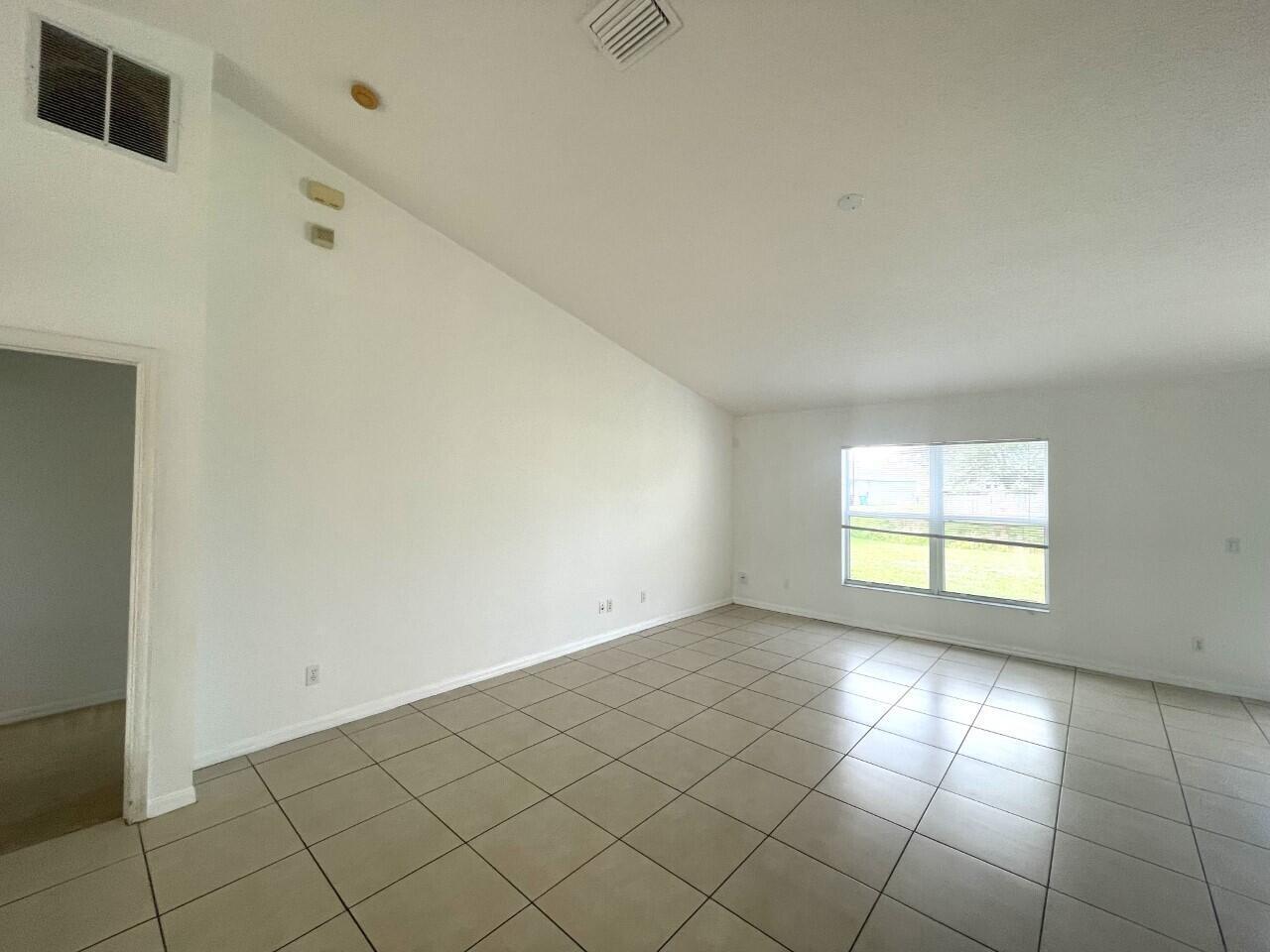 PORT ST LUCIE SECTION 8 - Residential Lease