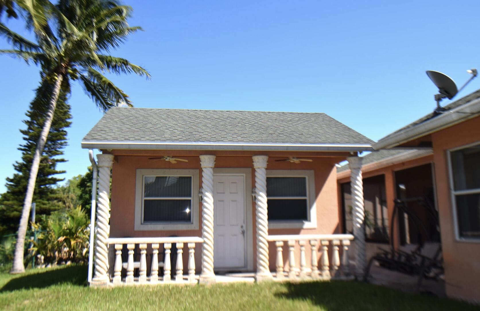 ISLAND ESTATES - Residential