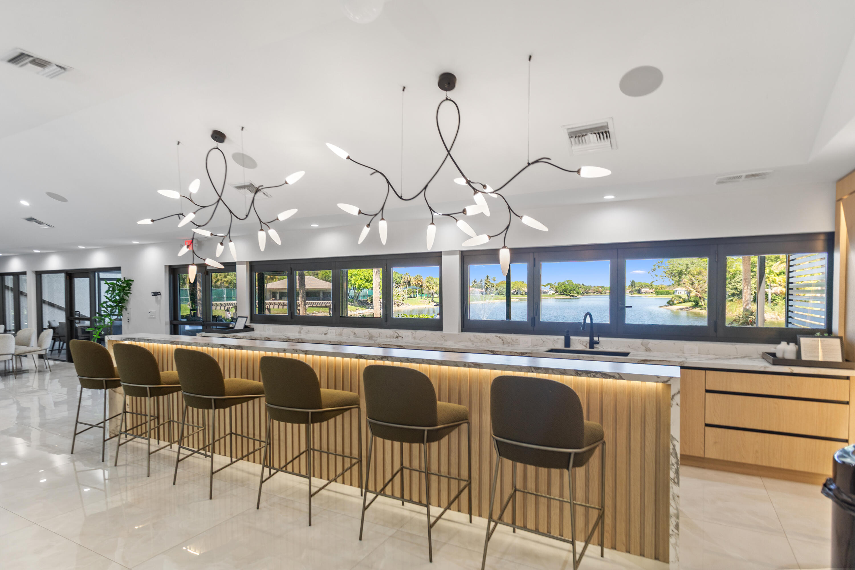 PARKLAND LAKES - Residential