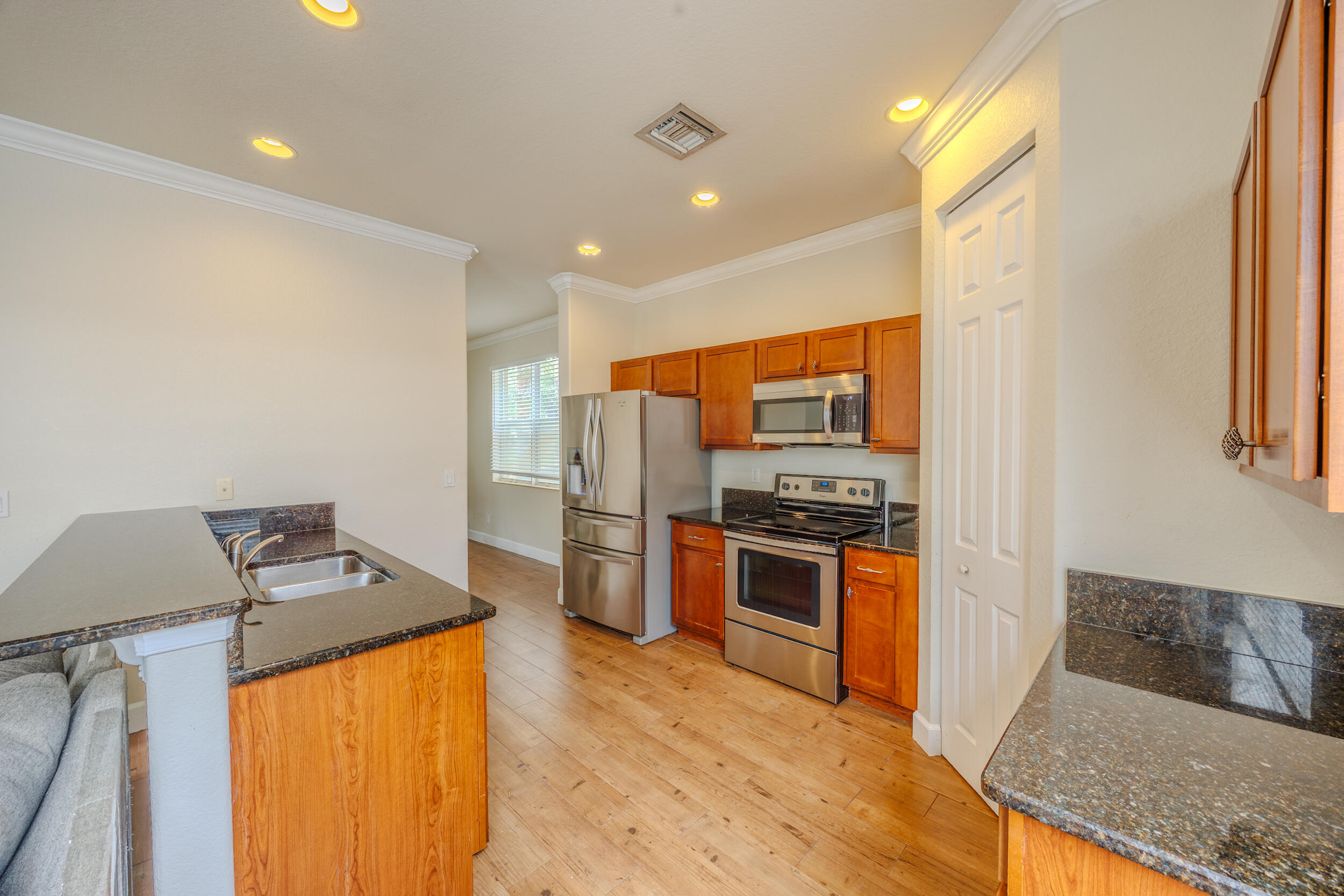 VIZCAYA FALLS PLAT 3 - Residential Lease