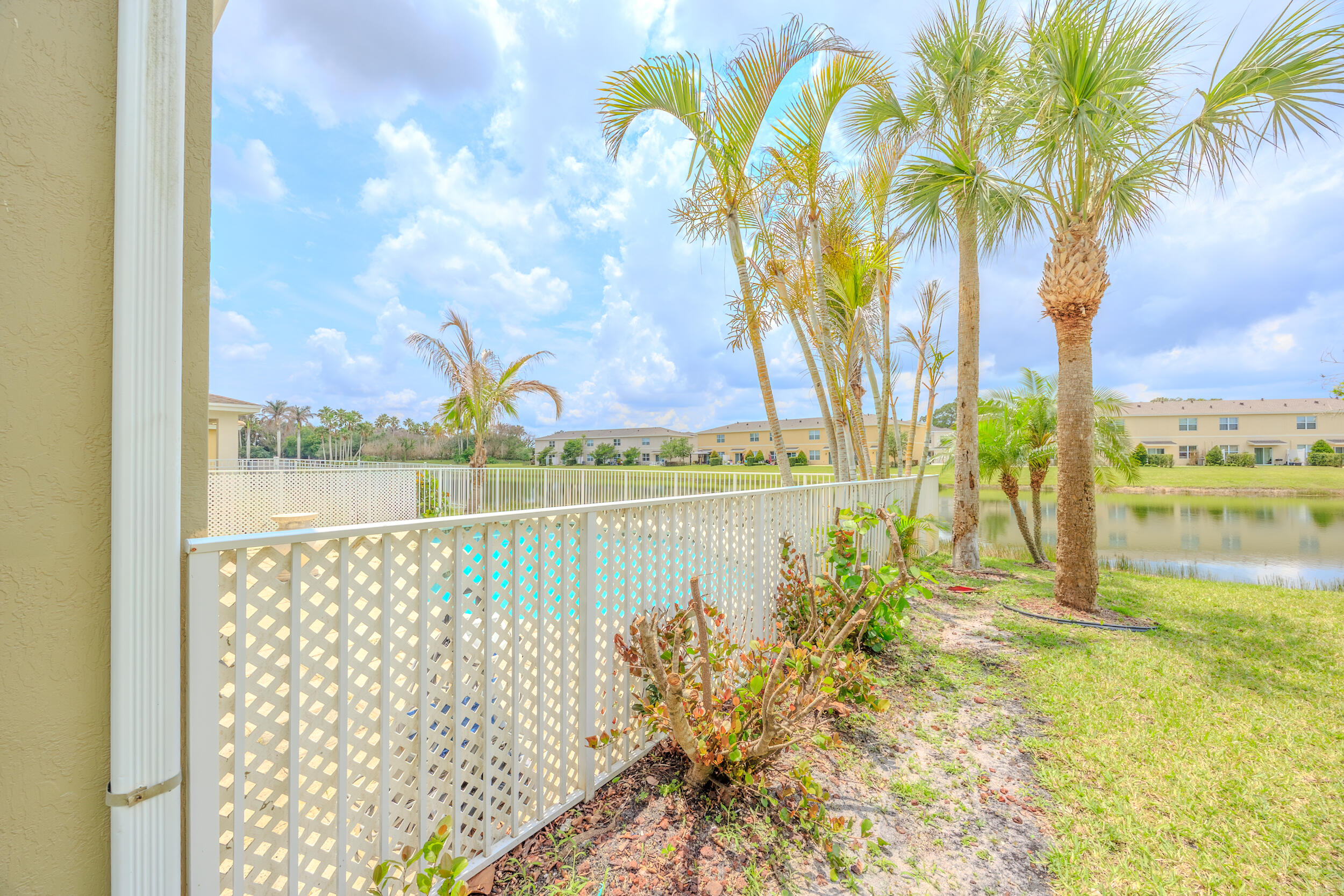 VIZCAYA FALLS PLAT 3 - Residential Lease