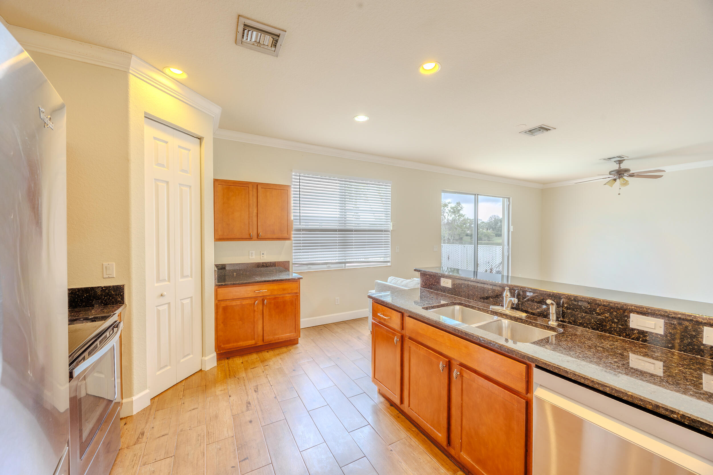 VIZCAYA FALLS PLAT 3 - Residential Lease