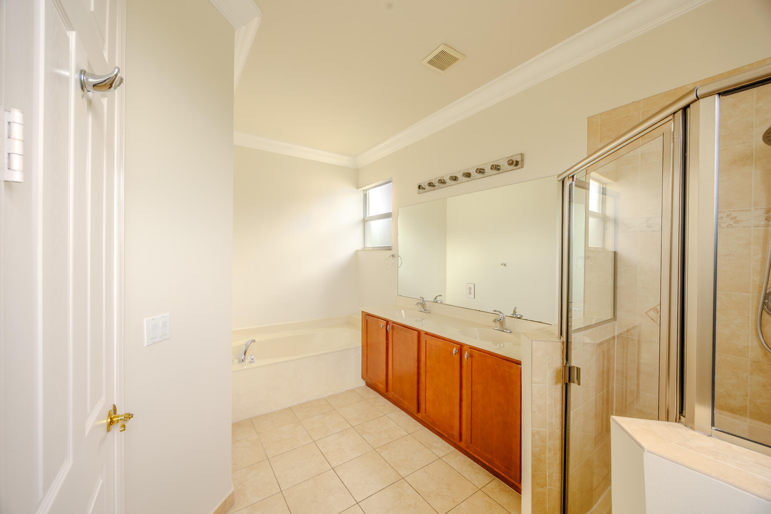VIZCAYA FALLS PLAT 3 - Residential Lease