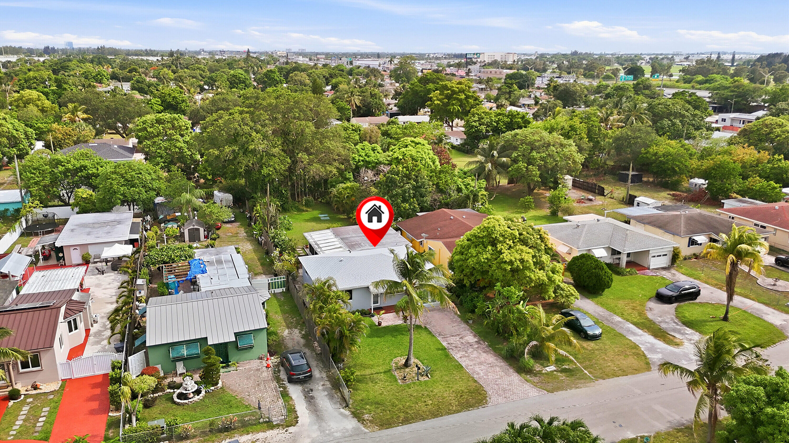 HOLLYWOOD LITTLE RANCHES - Residential
