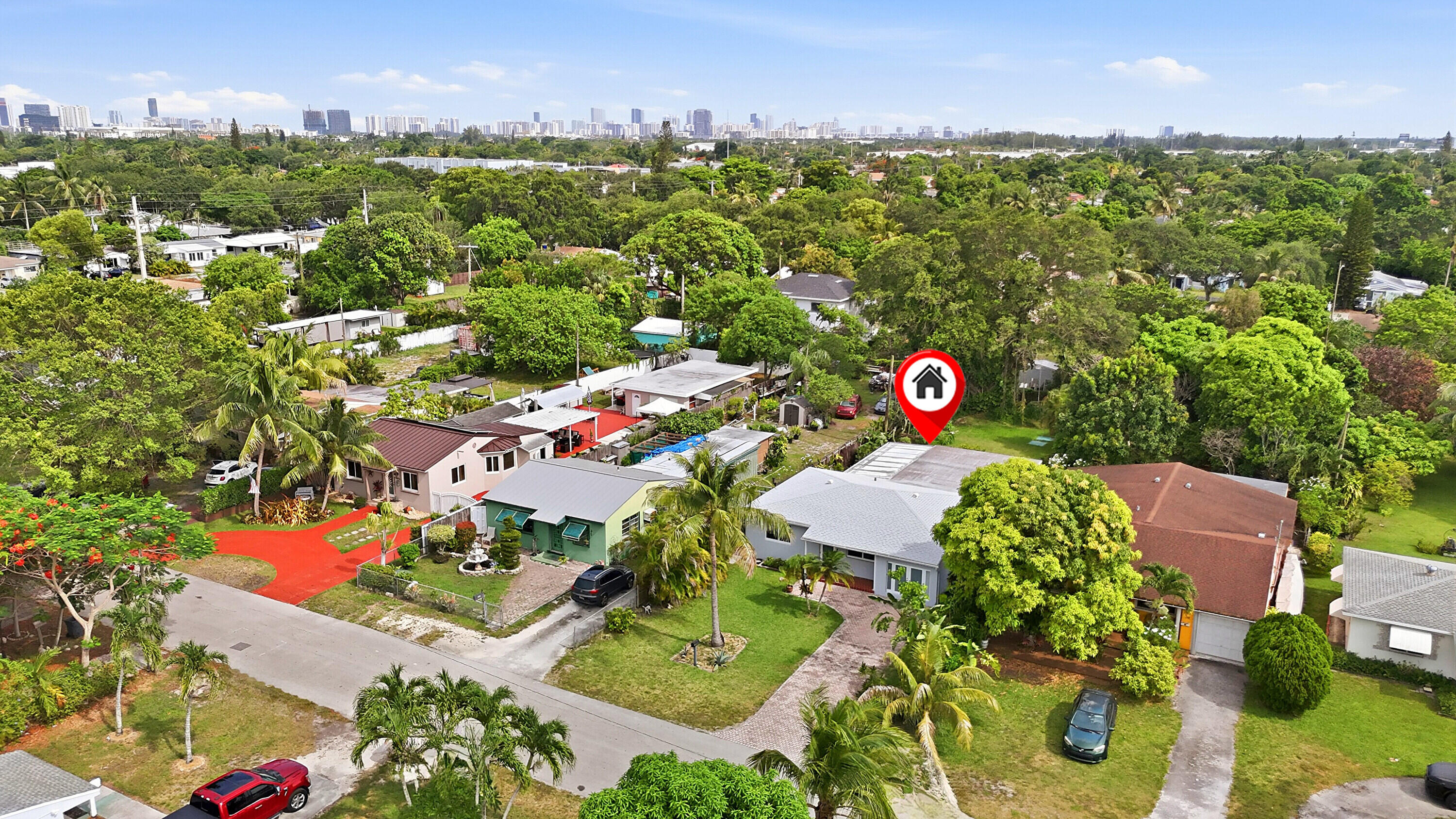 HOLLYWOOD LITTLE RANCHES - Residential
