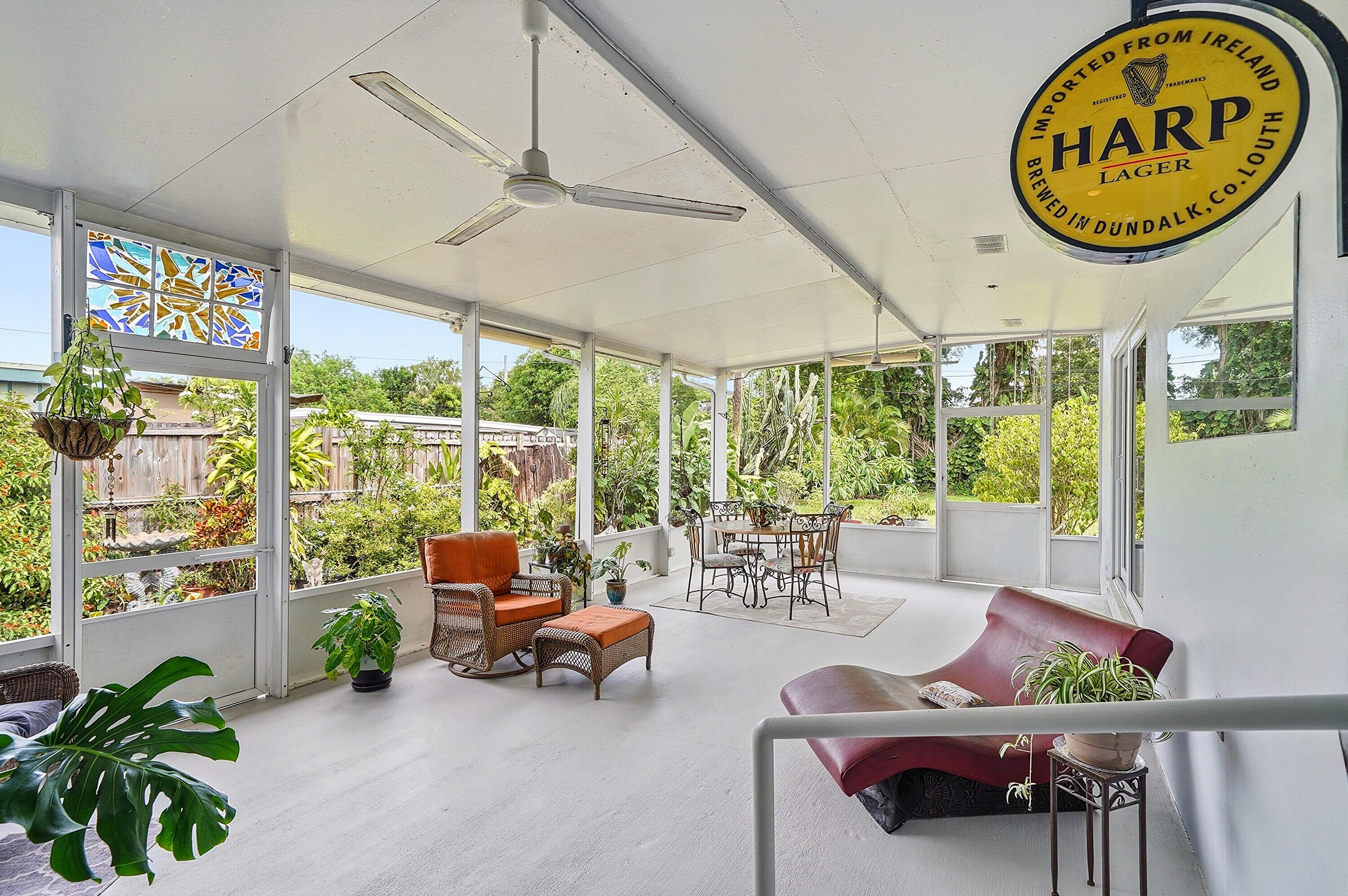 HOLLYWOOD LITTLE RANCHES - Residential