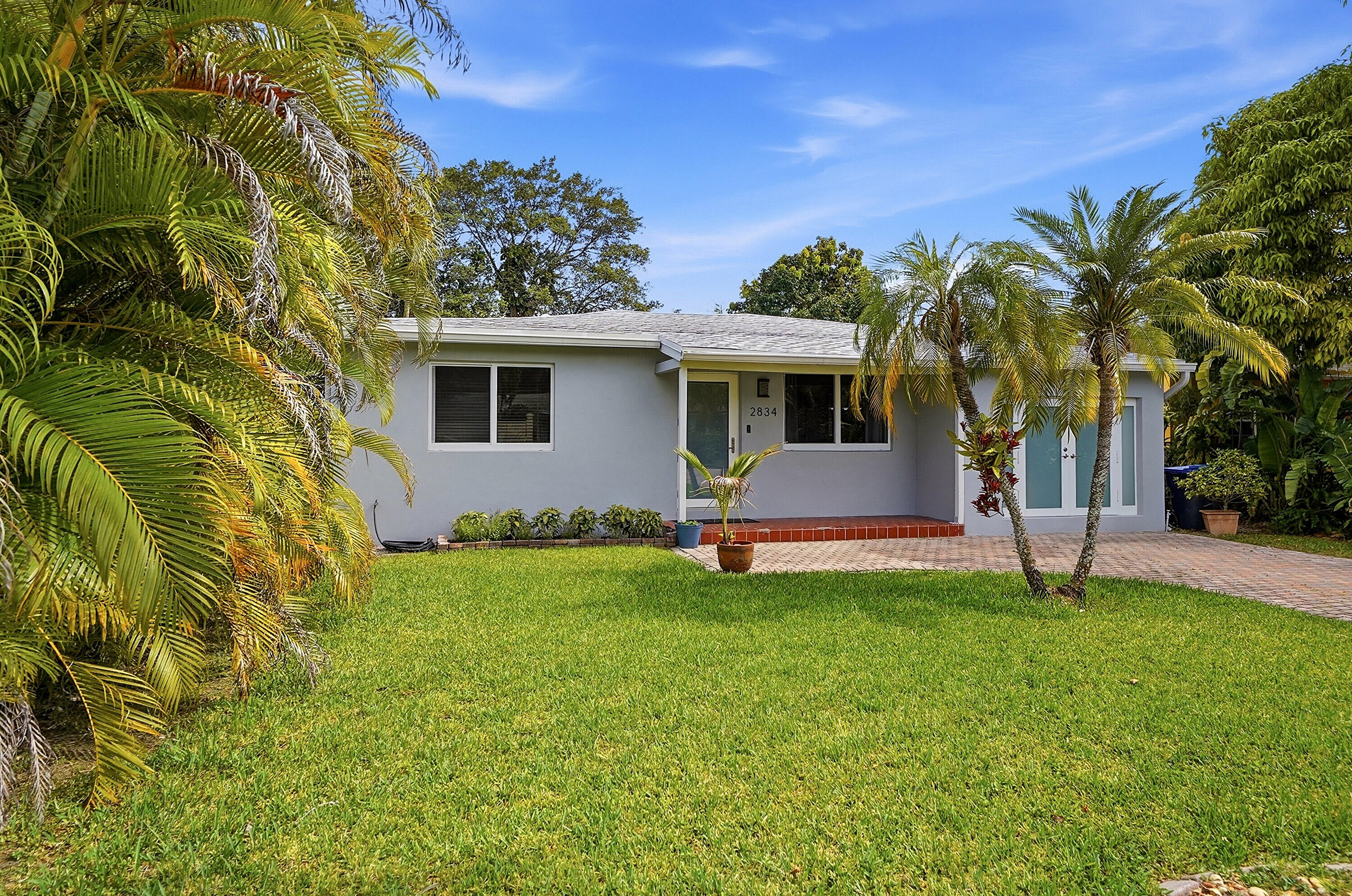HOLLYWOOD LITTLE RANCHES - Residential