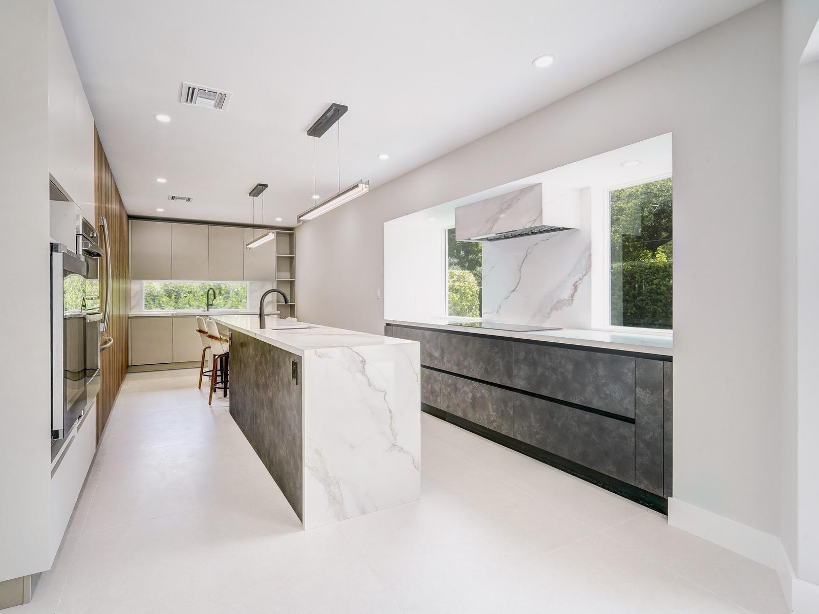 HALLMARK HGTS ESTS 7TH ADDN - Residential