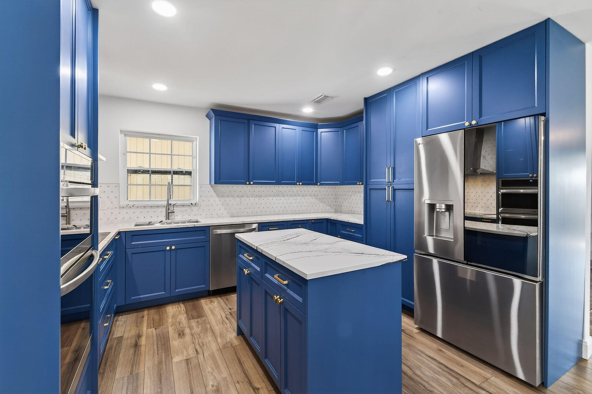 Beautifully updated home in central location with no HOA! This move in ready home showcases a stunning new kitchen with modern cabinetry, sleek countertops, and premium appliances. Fully renovated bathrooms offer designer finishes and a fresh feel. New flooring throughout. 2020 roof, 2022 AC, brand new fence. Spacious backyard fantastic for entertaining.