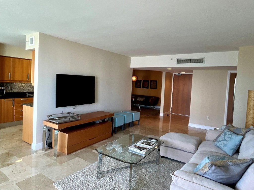 OCEANIA V - Residential