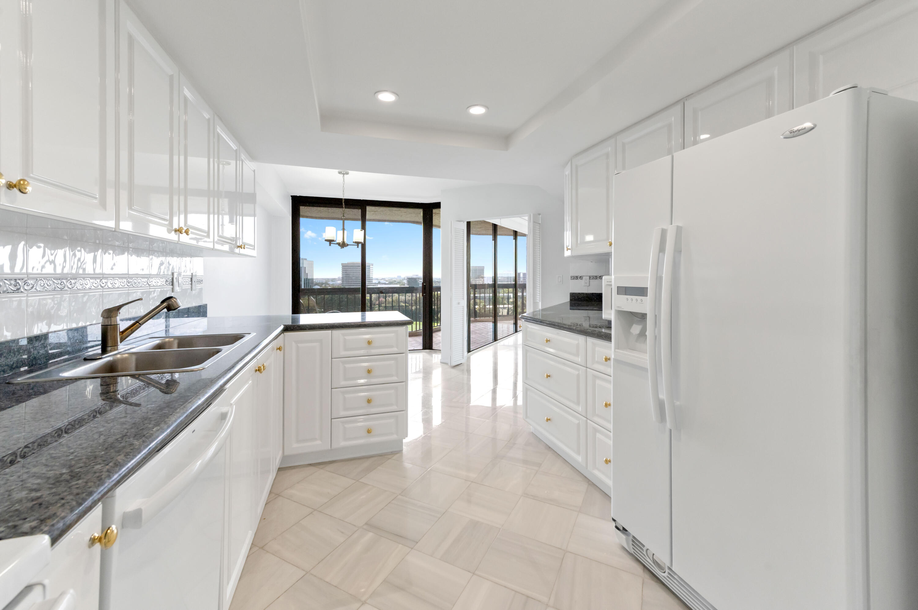 LANDS OF THE PRESIDENT/CONSULATE CONDO - Residential