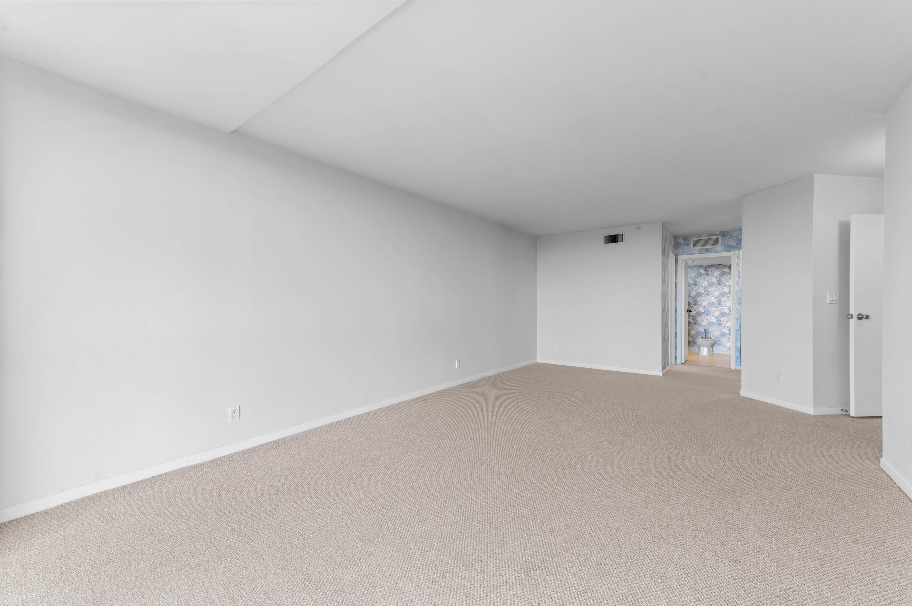 LANDS OF THE PRESIDENT/CONSULATE CONDO - Residential