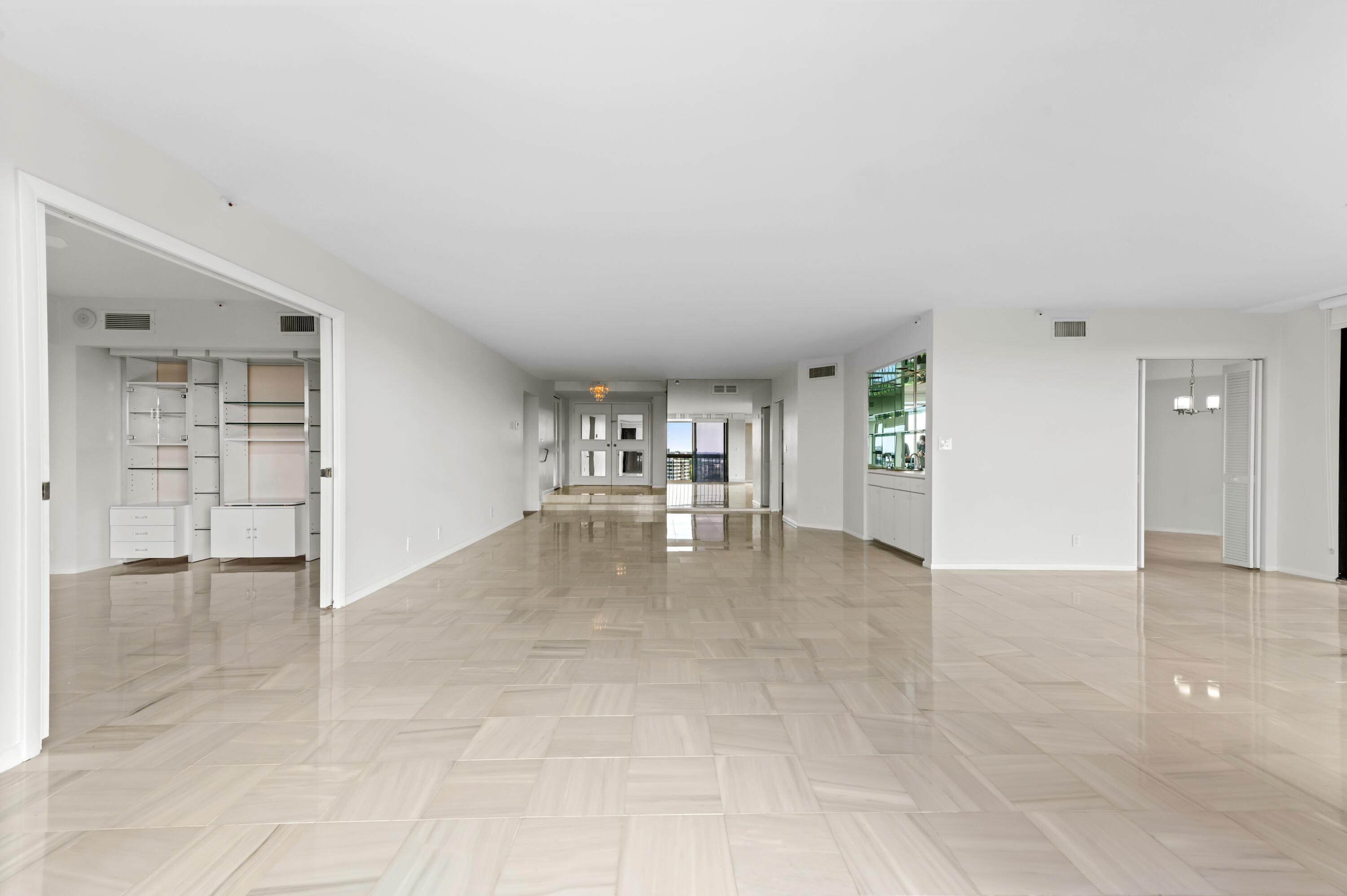 LANDS OF THE PRESIDENT/CONSULATE CONDO - Residential