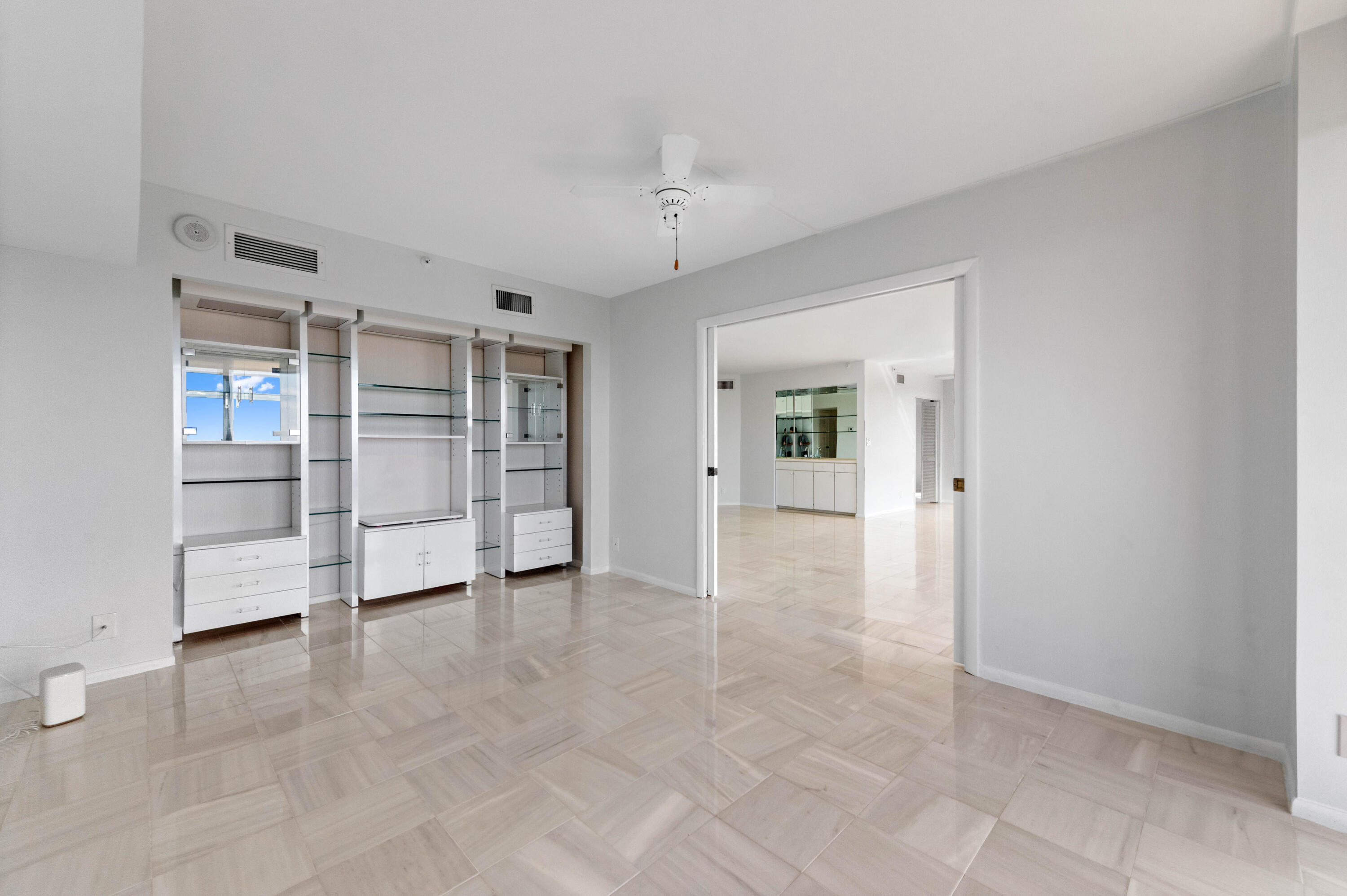 LANDS OF THE PRESIDENT/CONSULATE CONDO - Residential