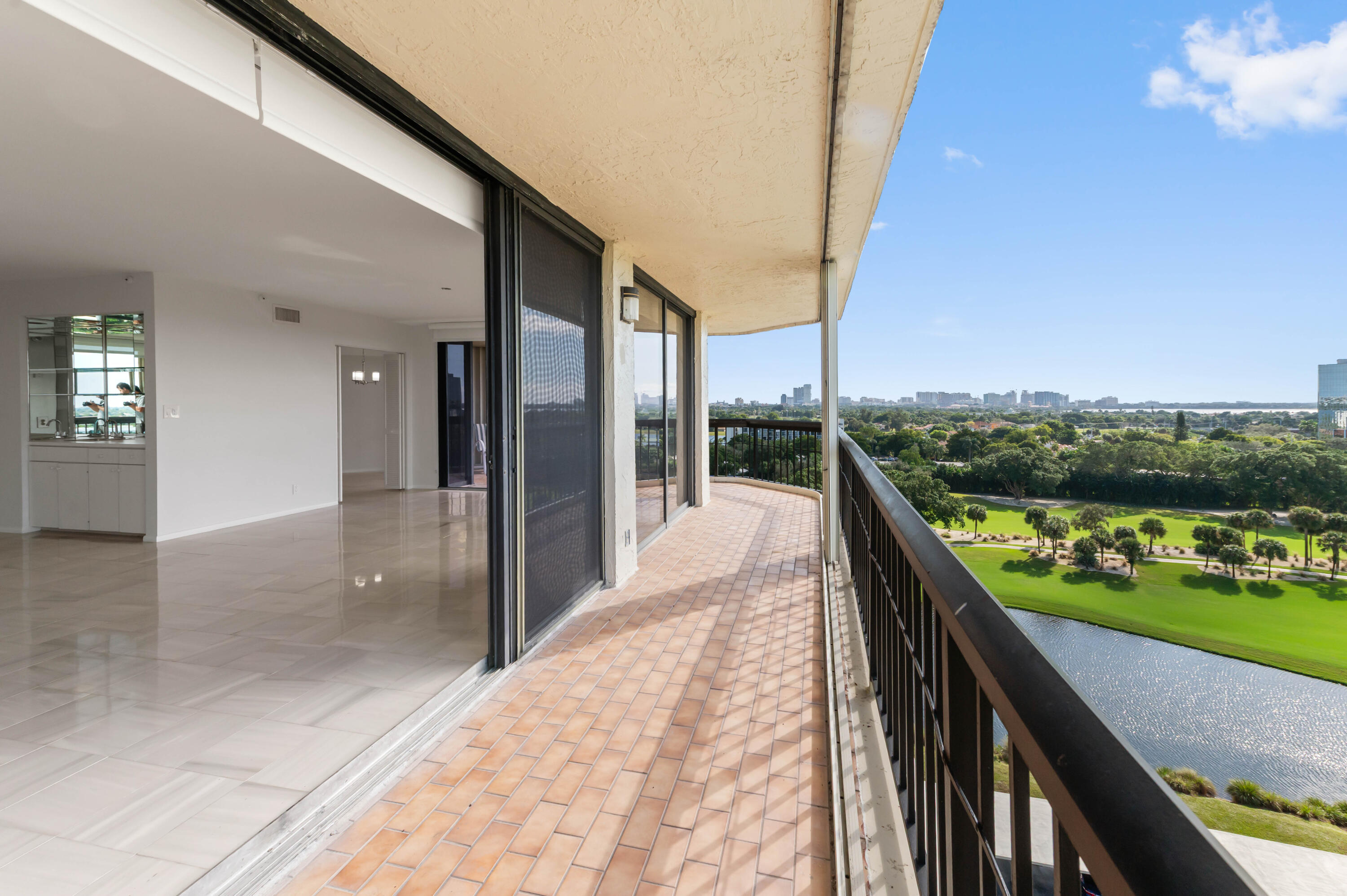 LANDS OF THE PRESIDENT/CONSULATE CONDO - Residential