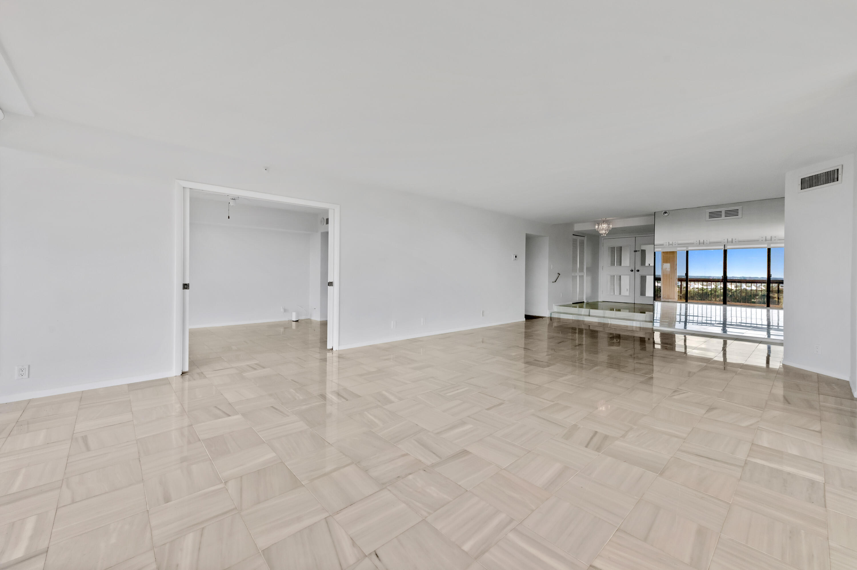 LANDS OF THE PRESIDENT/CONSULATE CONDO - Residential