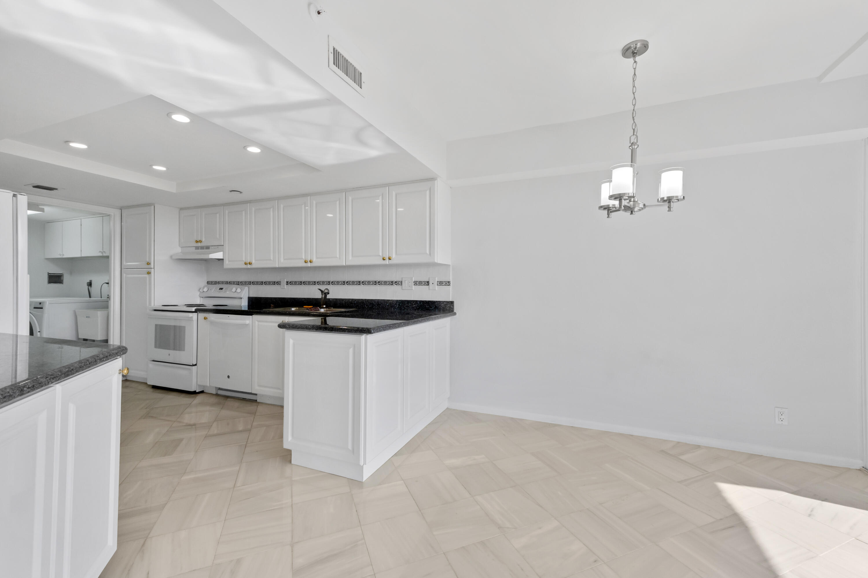 LANDS OF THE PRESIDENT/CONSULATE CONDO - Residential