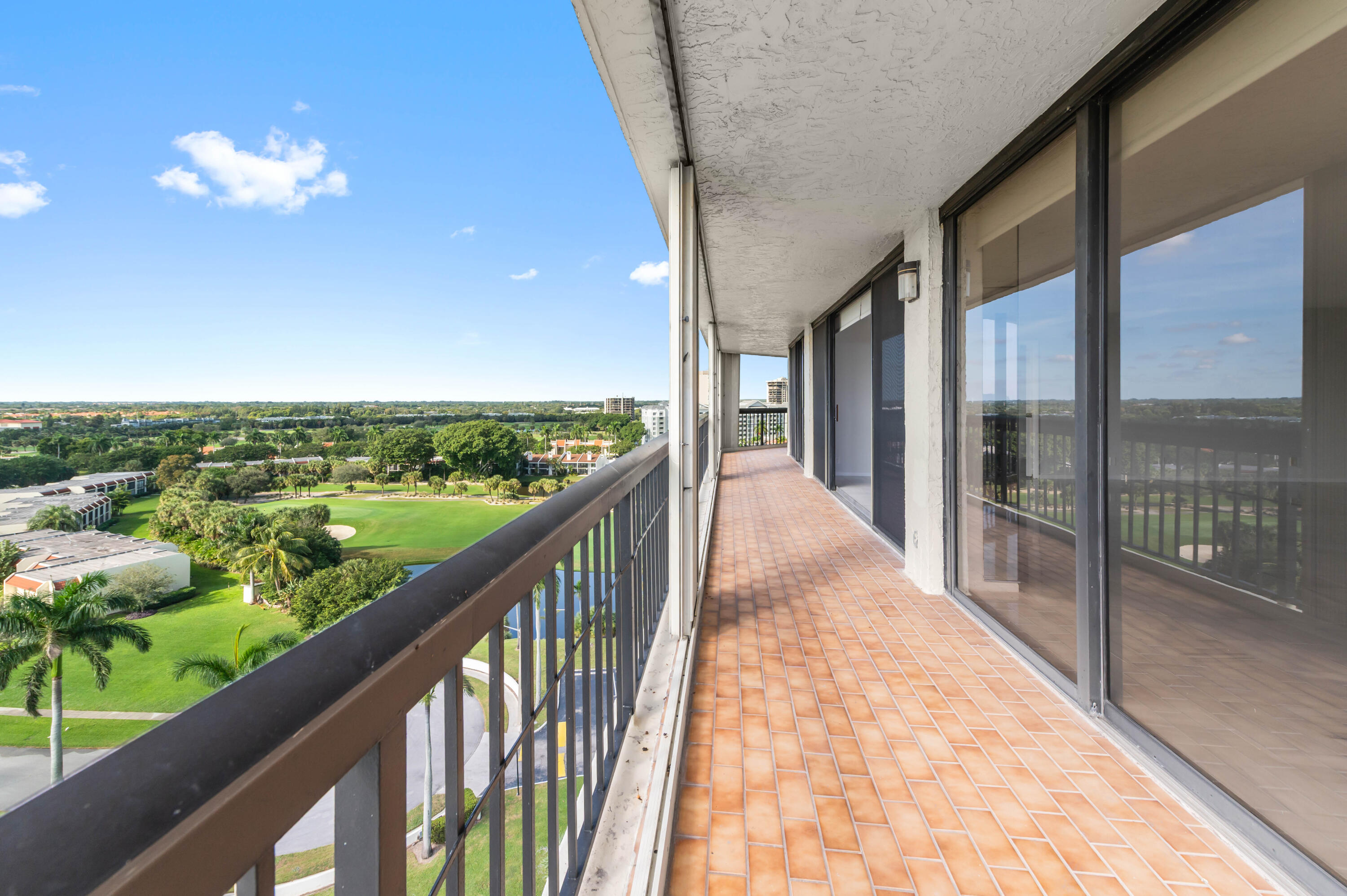 LANDS OF THE PRESIDENT/CONSULATE CONDO - Residential