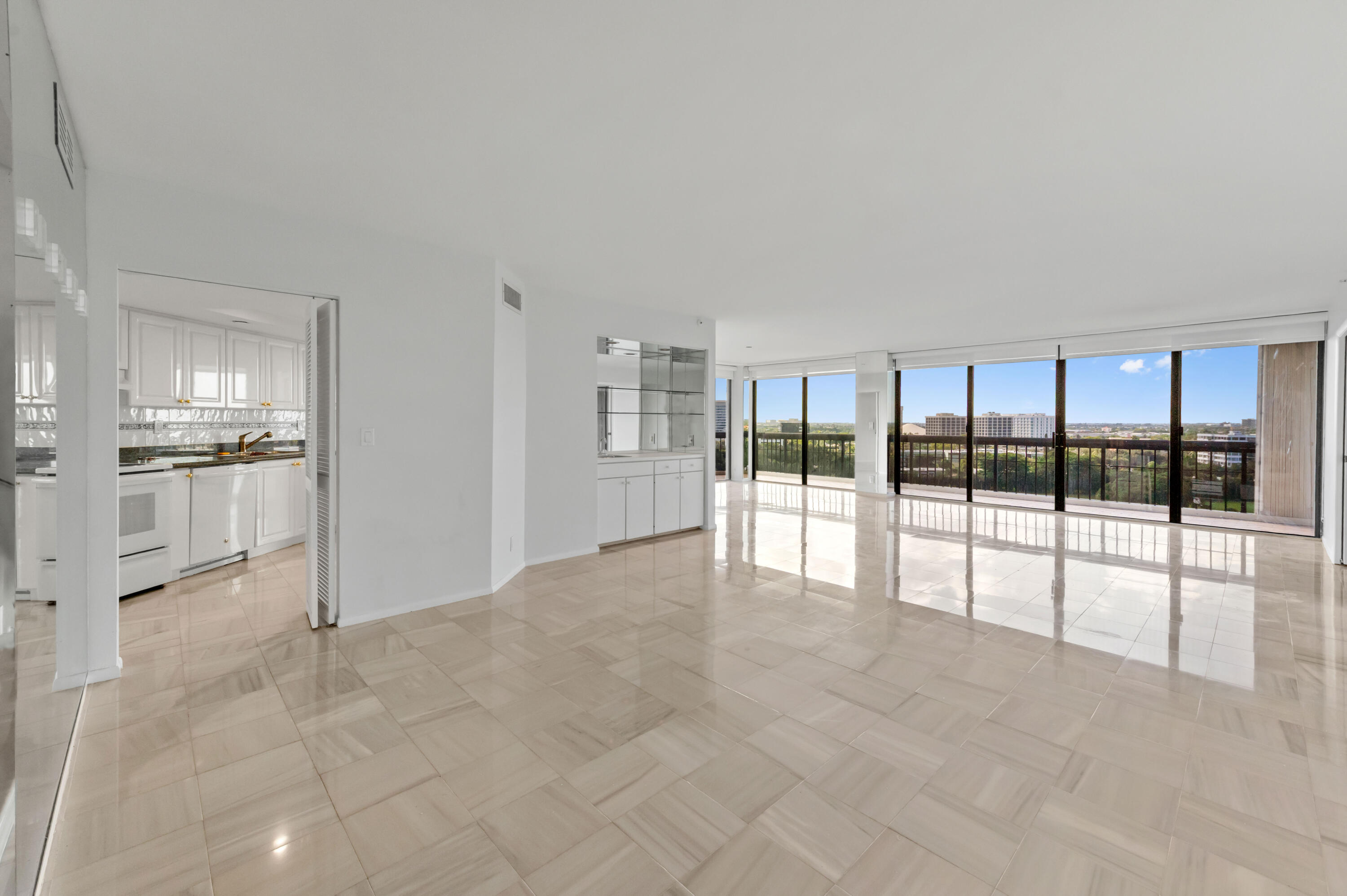 LANDS OF THE PRESIDENT/CONSULATE CONDO - Residential