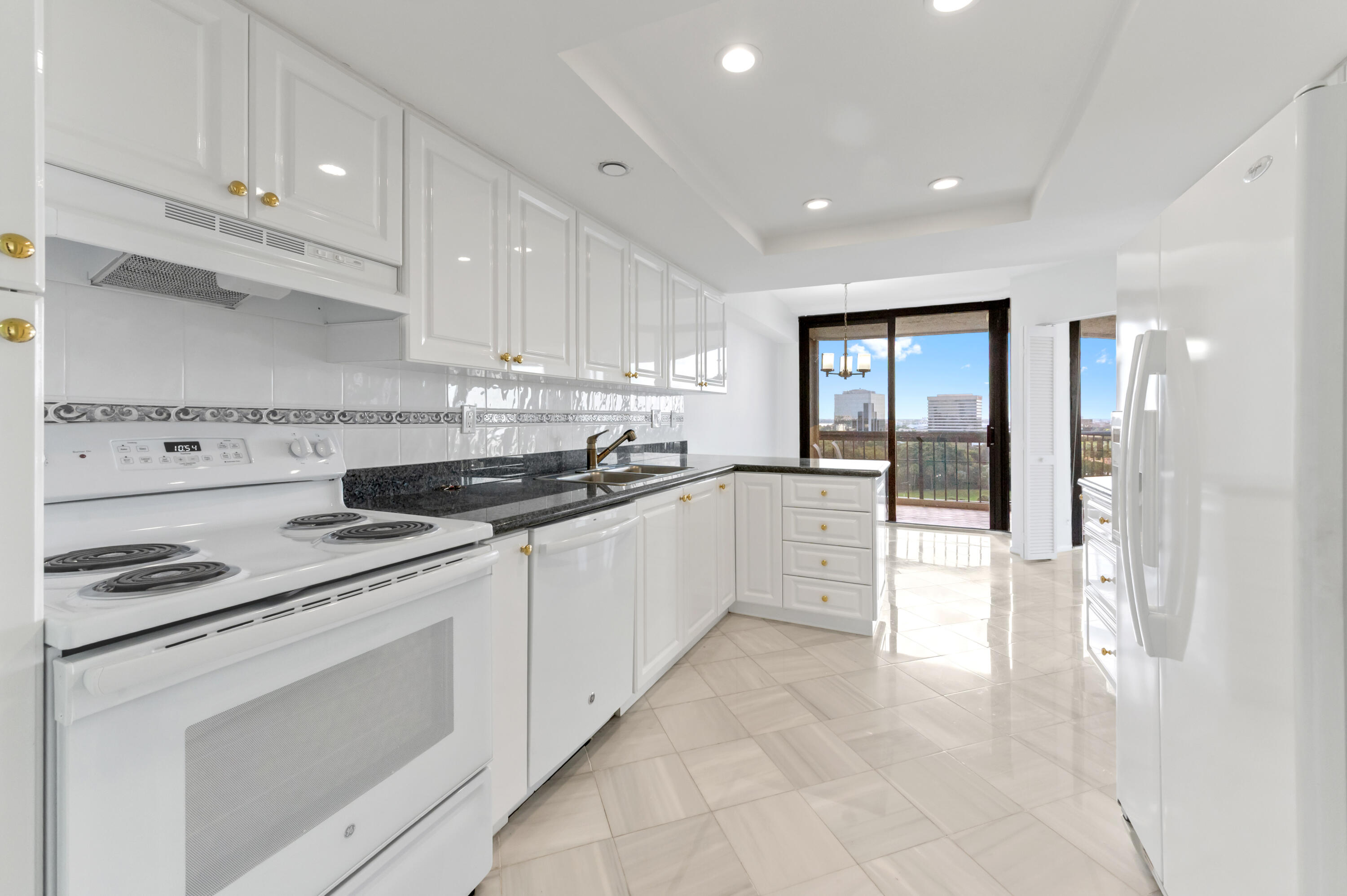 LANDS OF THE PRESIDENT/CONSULATE CONDO - Residential