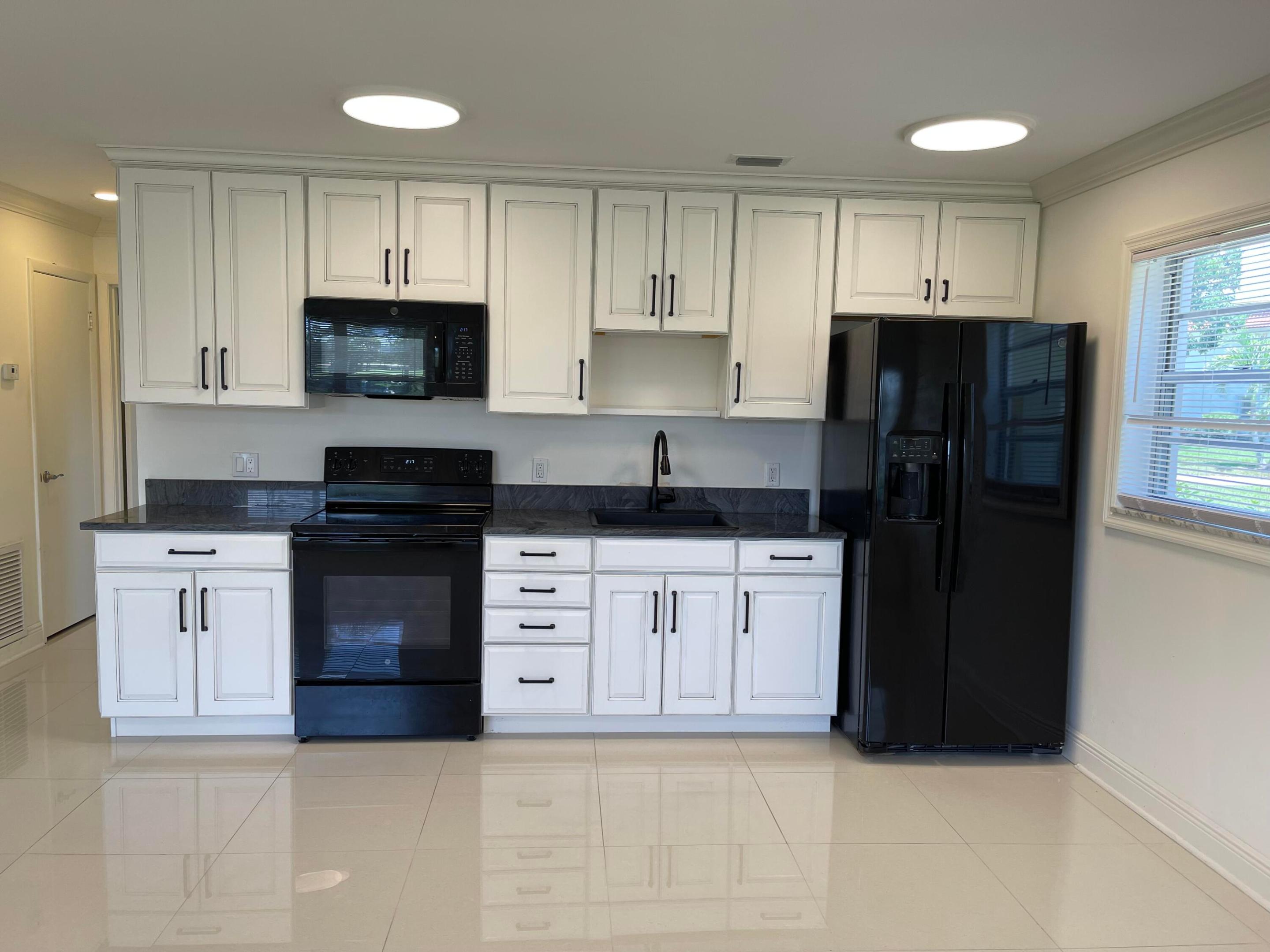 VISTA DEL LAGO CONDO - Residential Lease