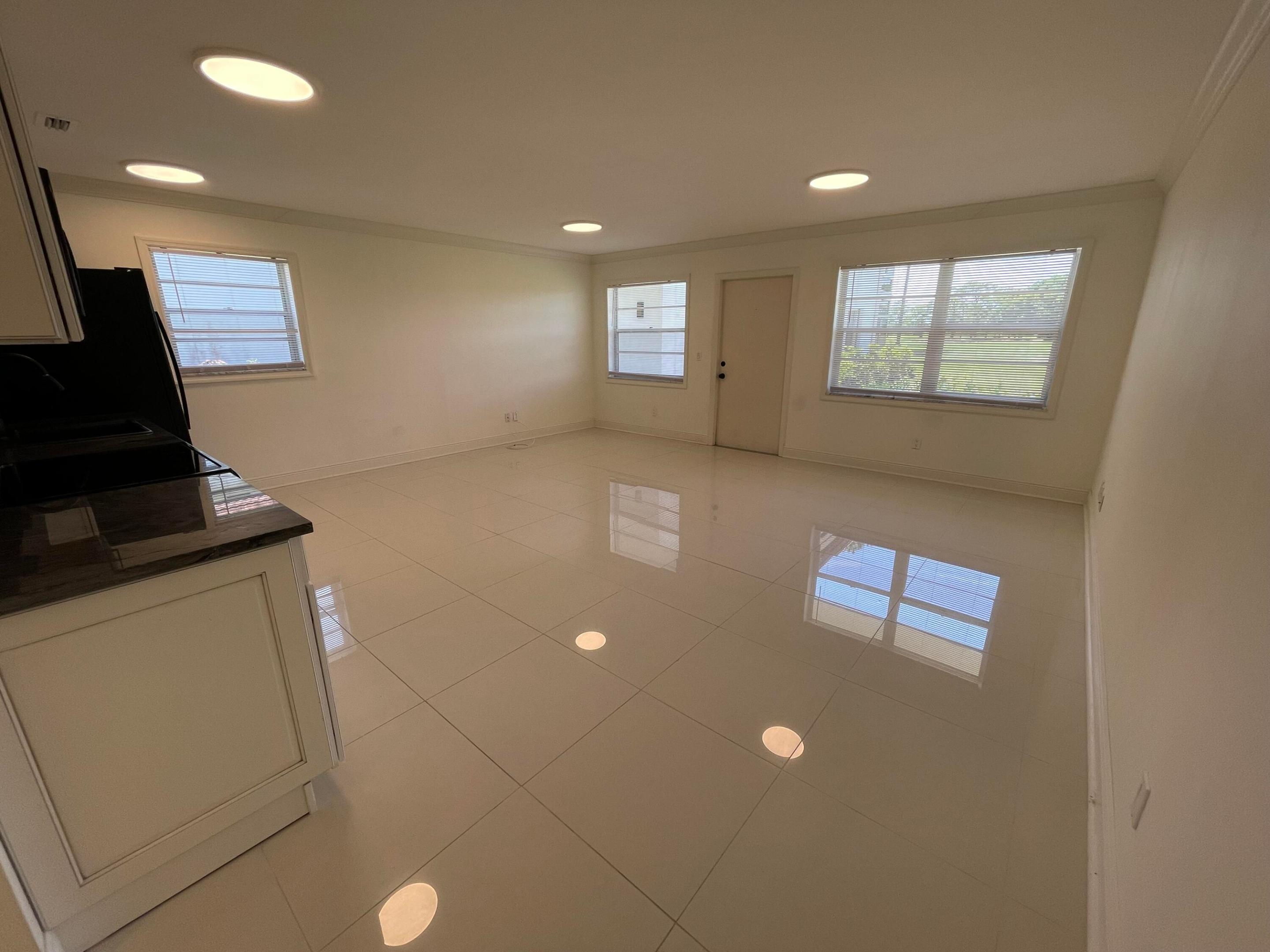VISTA DEL LAGO CONDO - Residential Lease